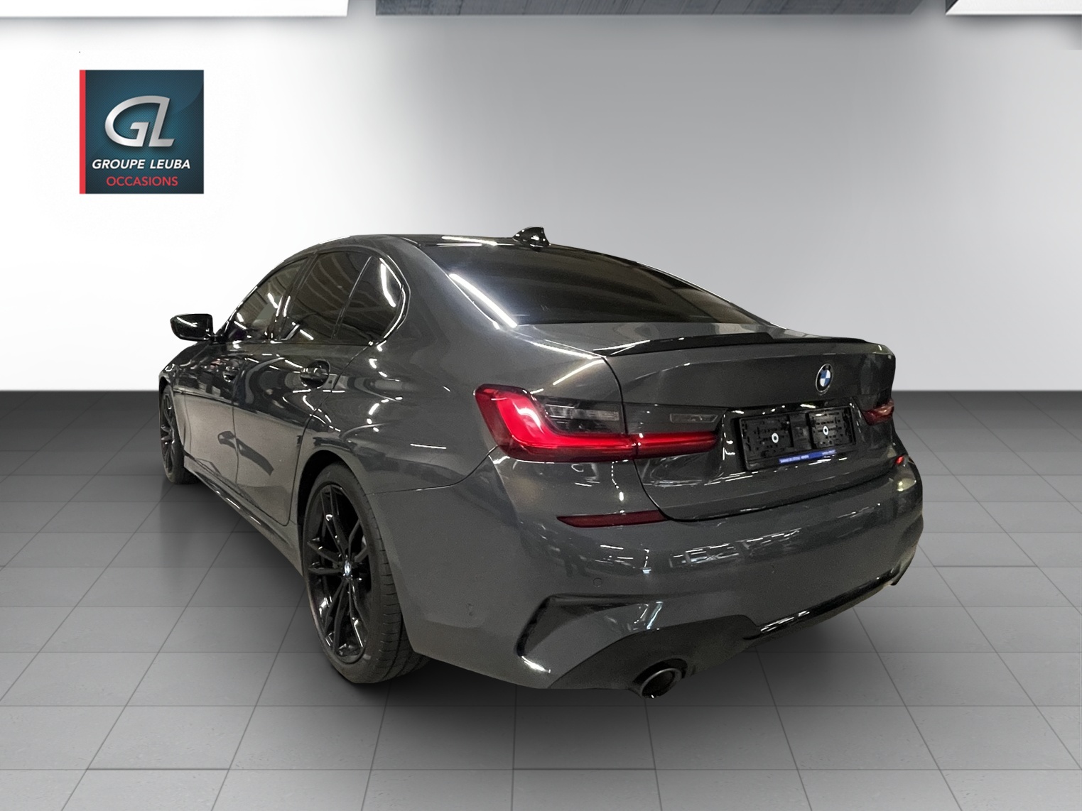BMW 330i xDrive Edition M Sport Steptronic-showroom-element-3