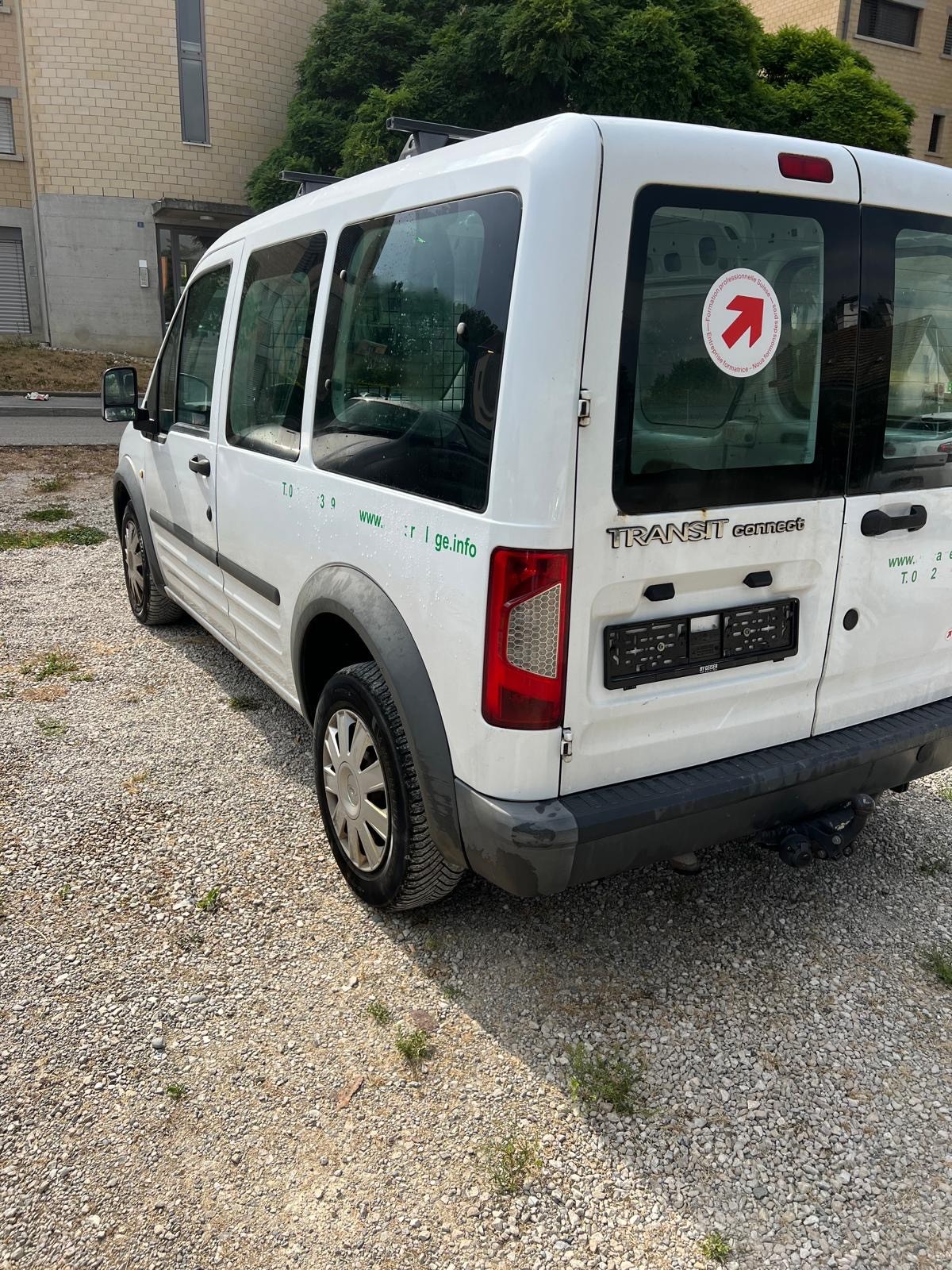 FORD TOURNEO CONNECT-image-6
