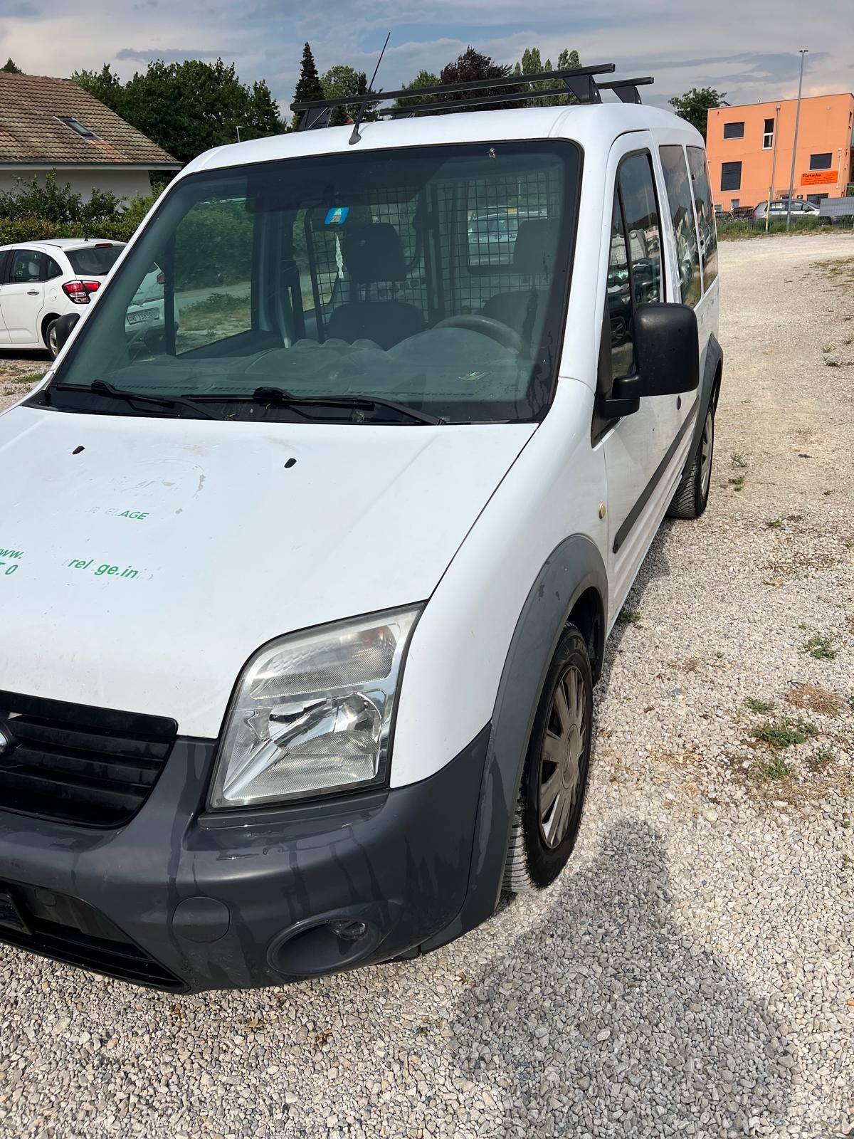 FORD TOURNEO CONNECT-image-3