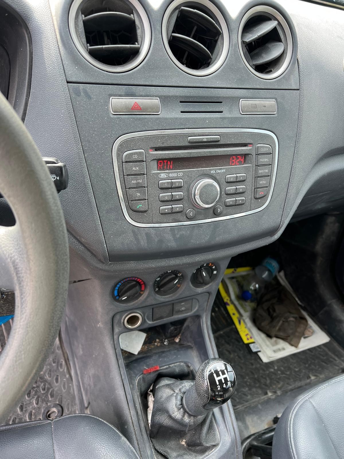 FORD TOURNEO CONNECT-image-10