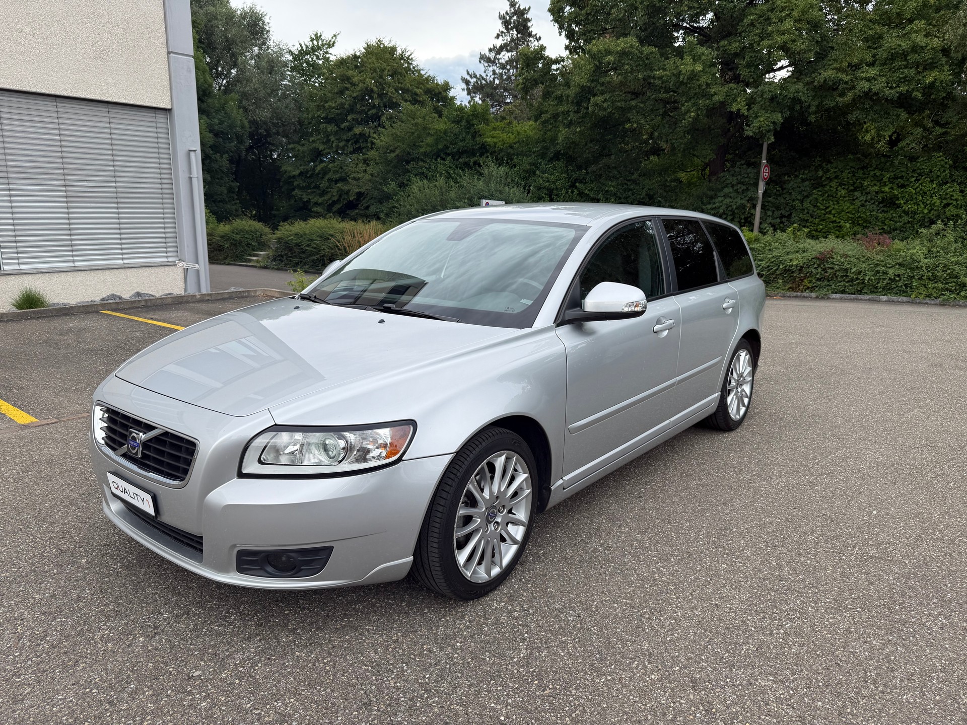 VOLVO V50 2.0-image-0