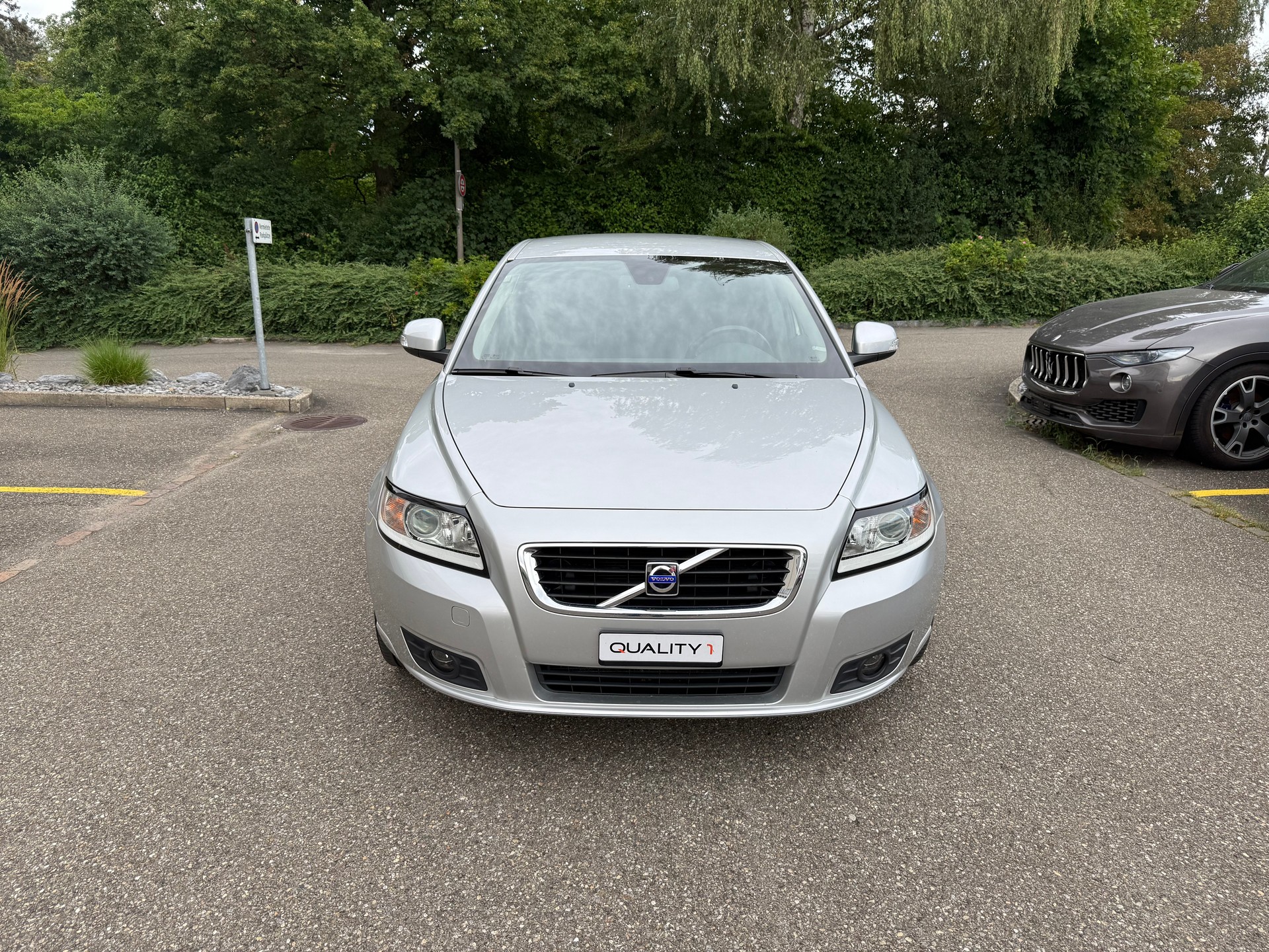 VOLVO V50 2.0-image-1