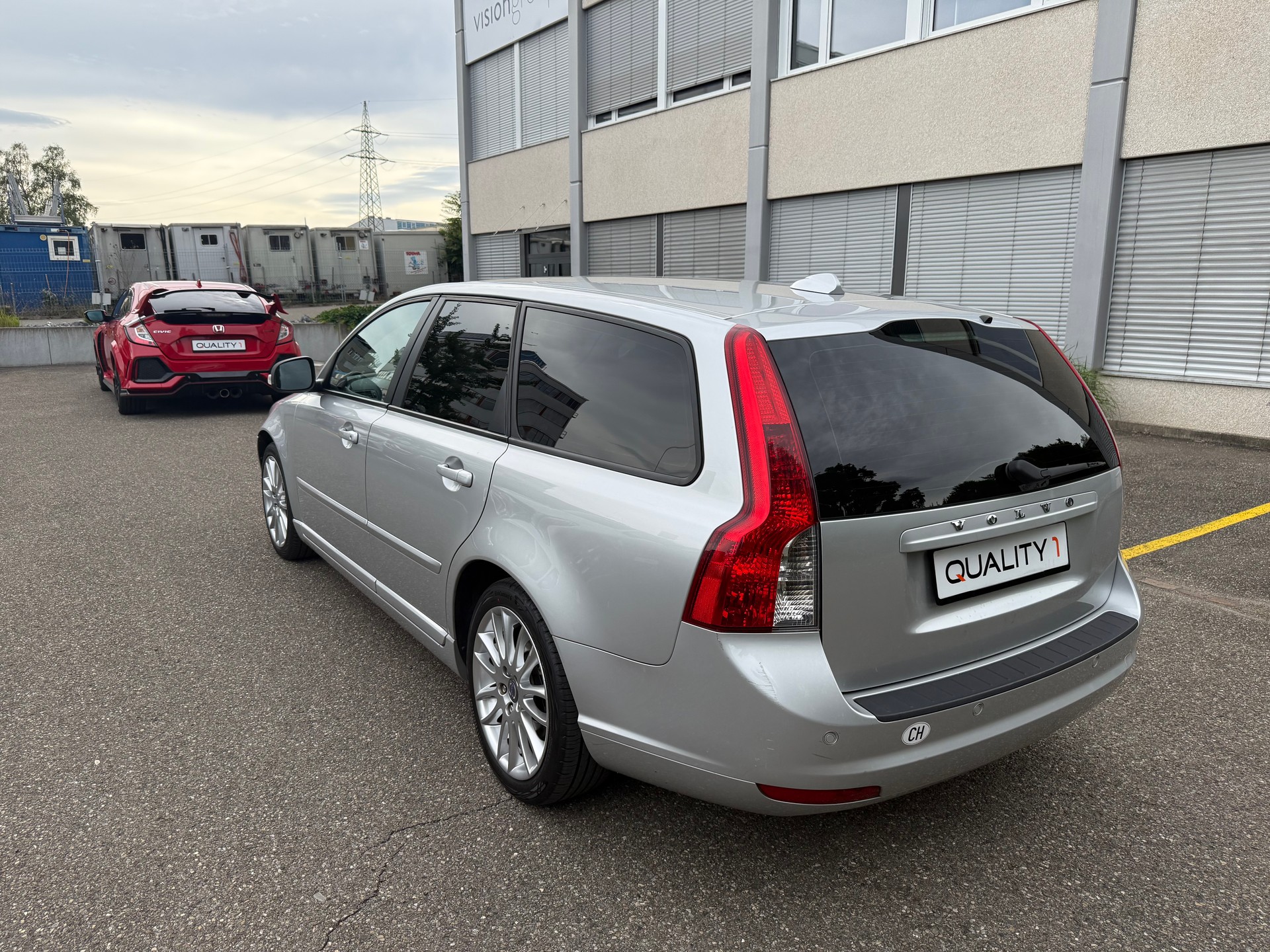 VOLVO V50 2.0-image-3