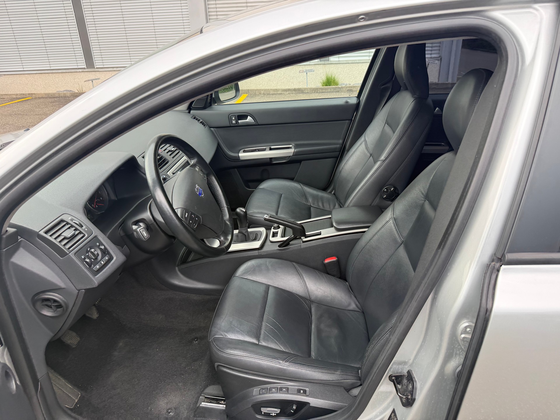 VOLVO V50 2.0-image-7