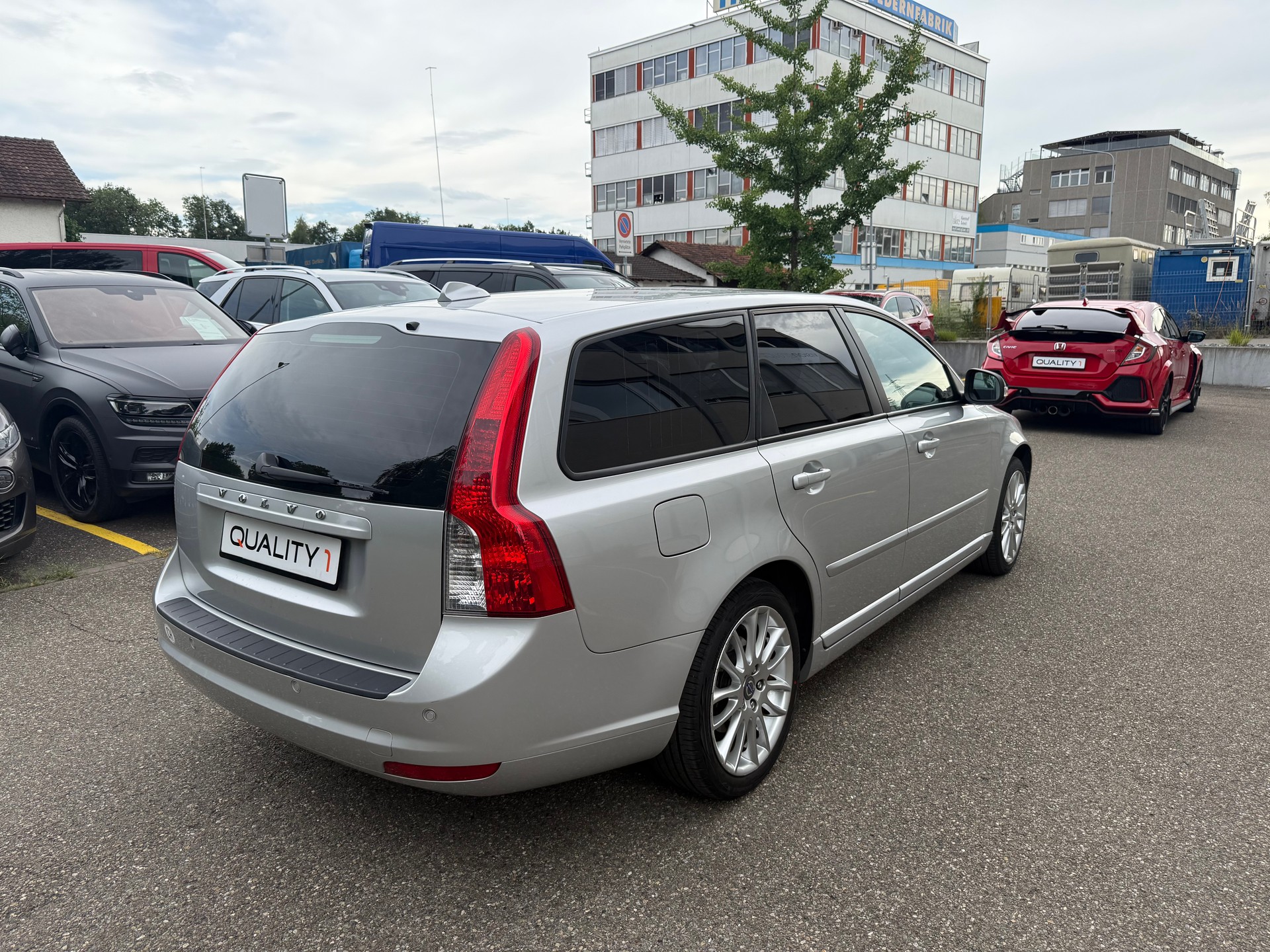 VOLVO V50 2.0-image-4