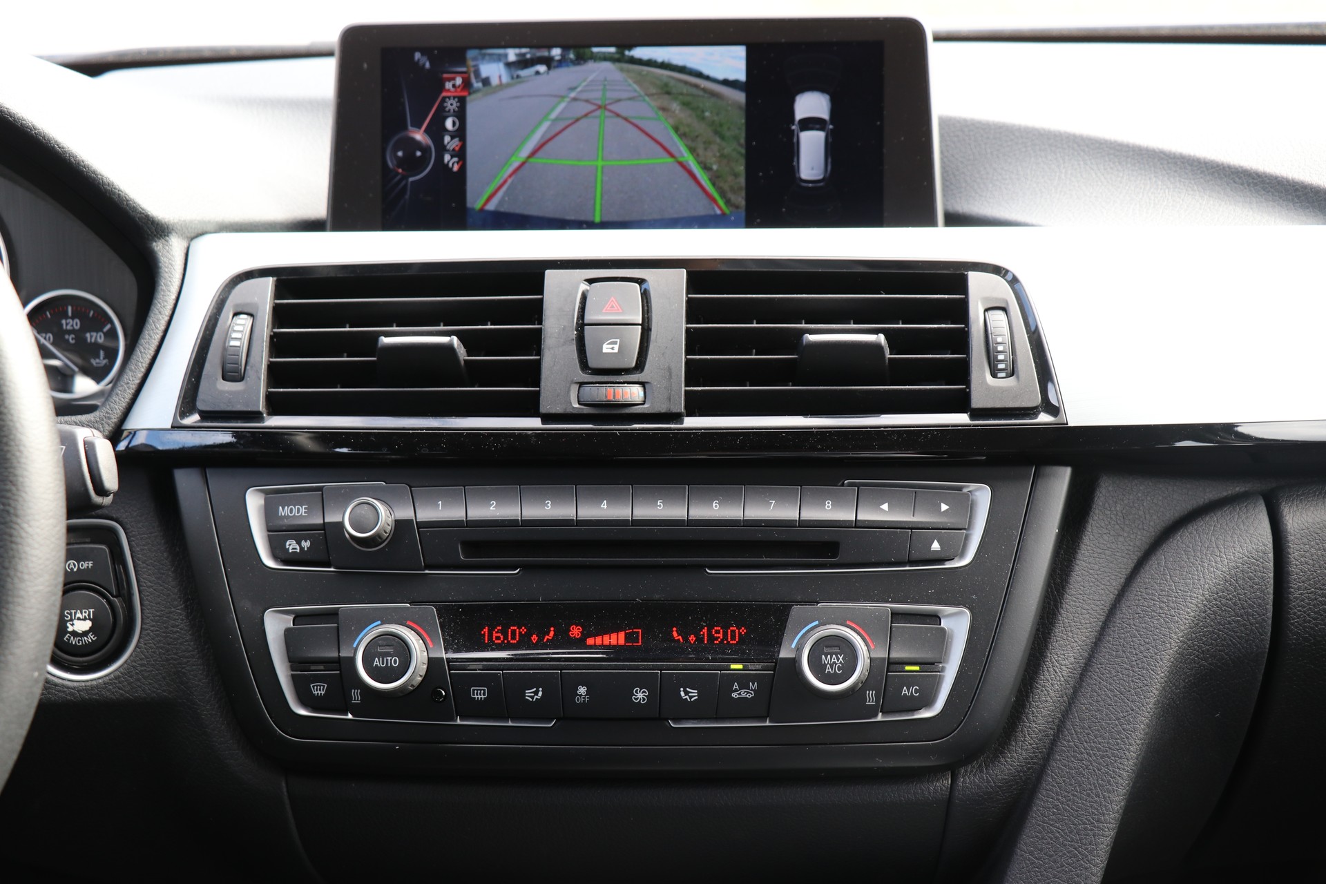 BMW 328i xDrive Touring Sport Line Steptronic-image-12