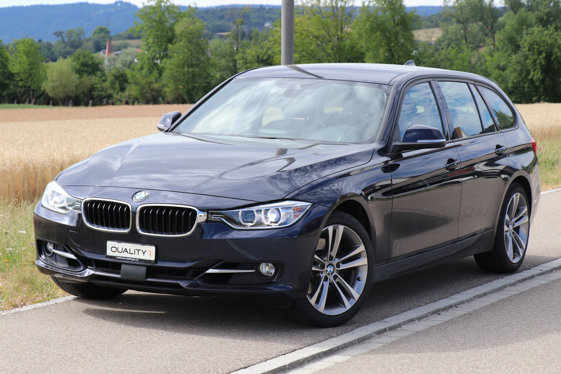 BMW 328i xDrive Touring Sport Line Steptronic-image-0