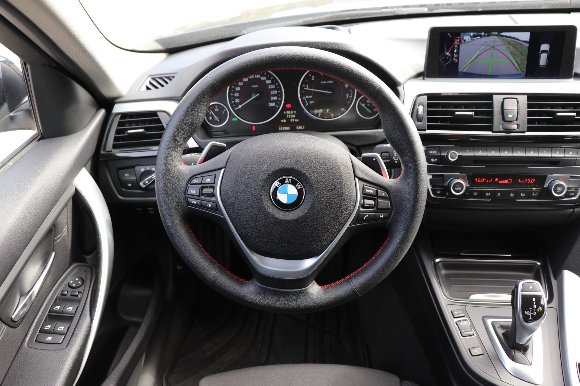 BMW 328i xDrive Touring Sport Line Steptronic-image-11