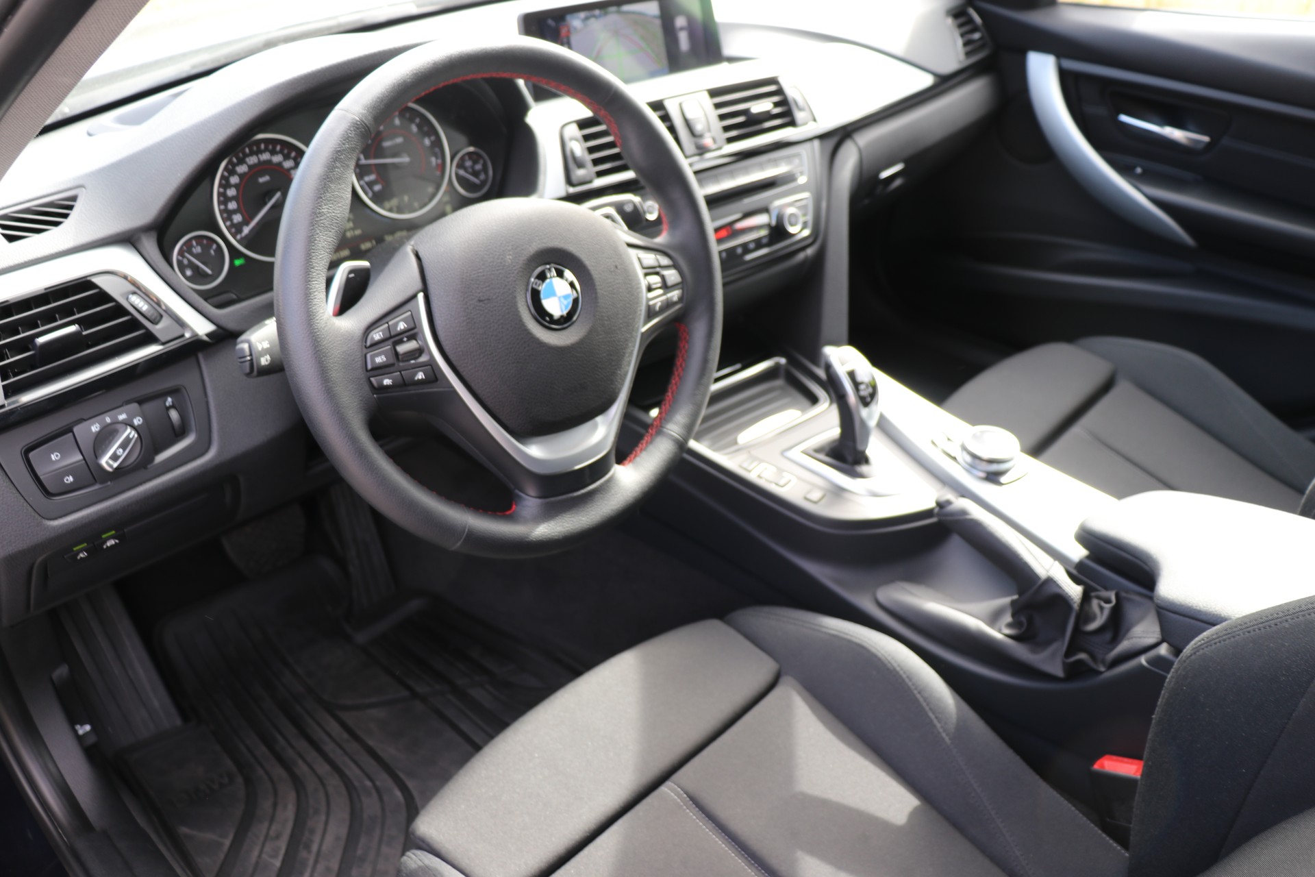 BMW 328i xDrive Touring Sport Line Steptronic-image-9