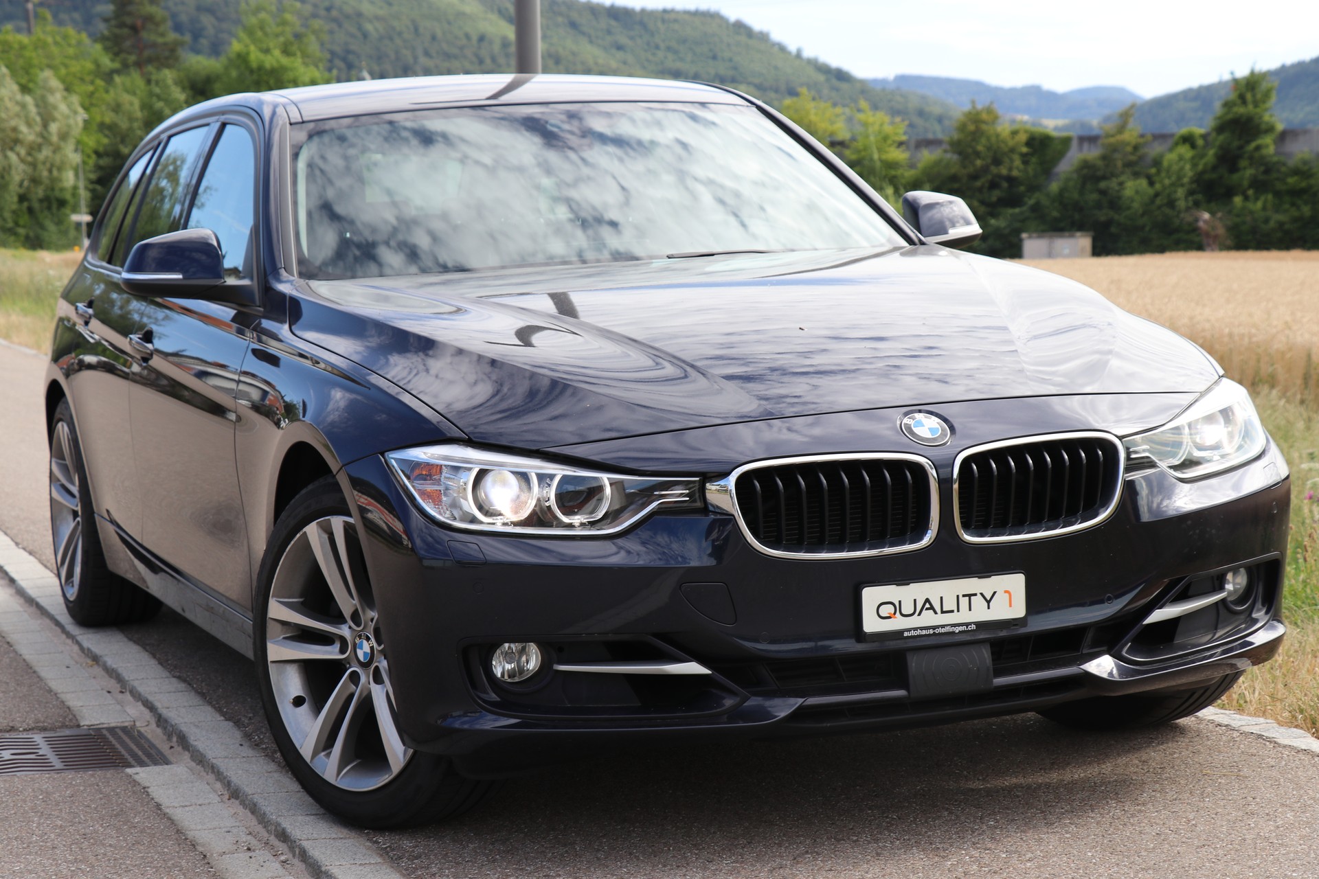 BMW 328i xDrive Touring Sport Line Steptronic-image-2
