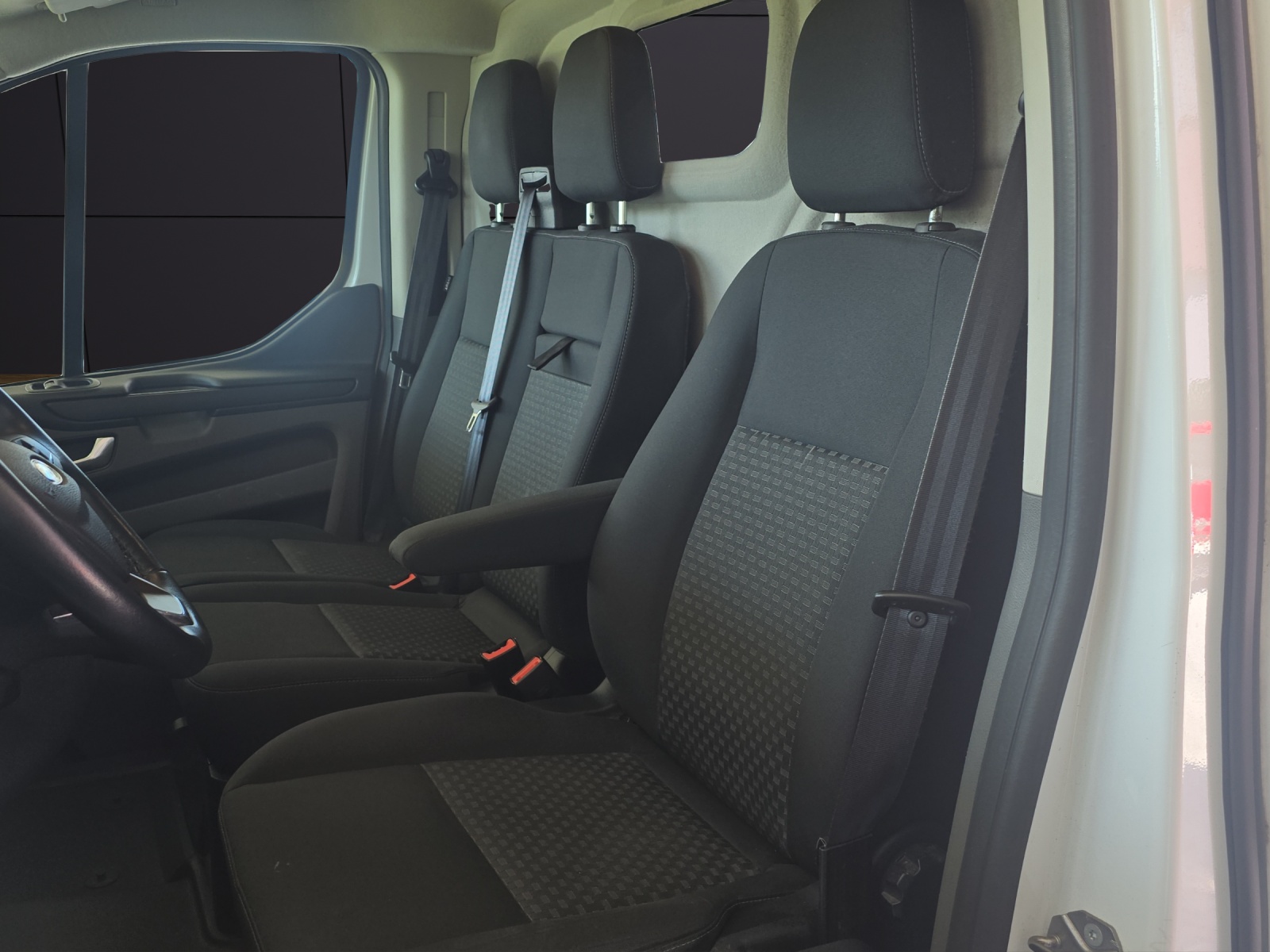 FORD Transit Custom Van 300 L1H1 Trend A-image-8