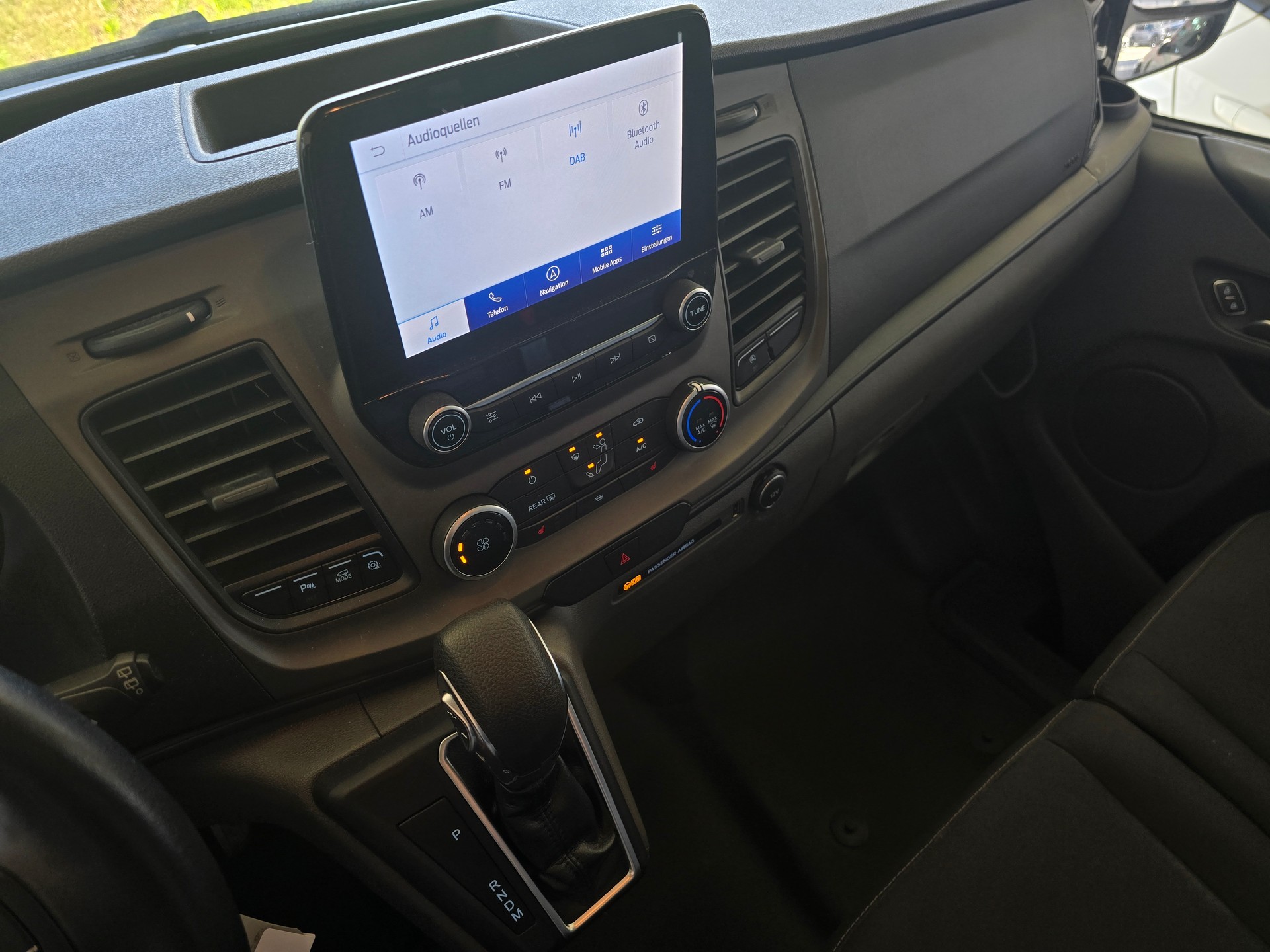 FORD Transit Custom Van 300 L1H1 Trend A-image-10