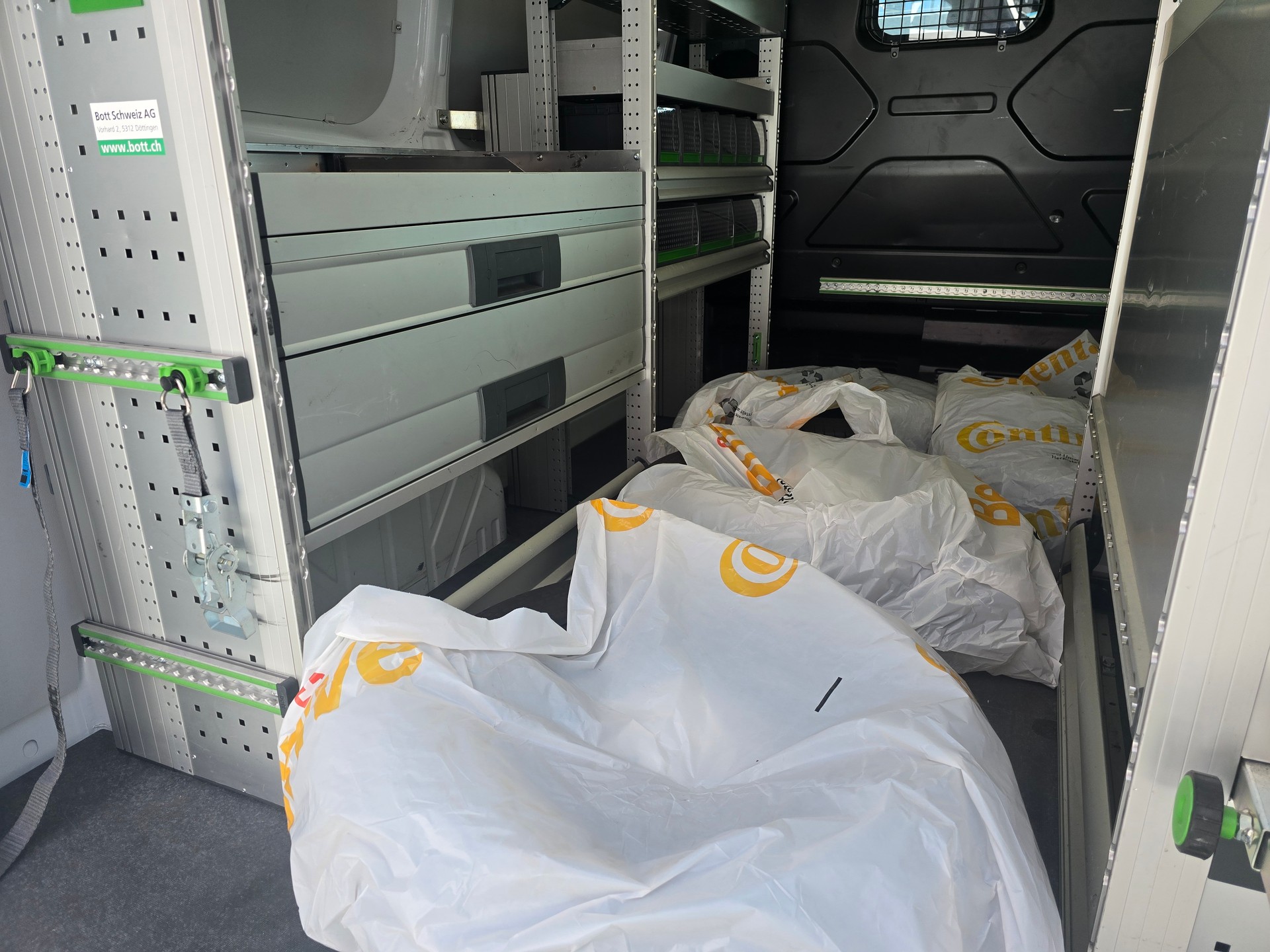 FORD Transit Custom Van 300 L1H1 Trend A-image-22