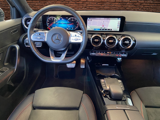 MERCEDES-BENZ A 200 AMG Line-image-8