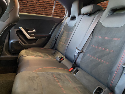 MERCEDES-BENZ A 200 AMG Line-image-12