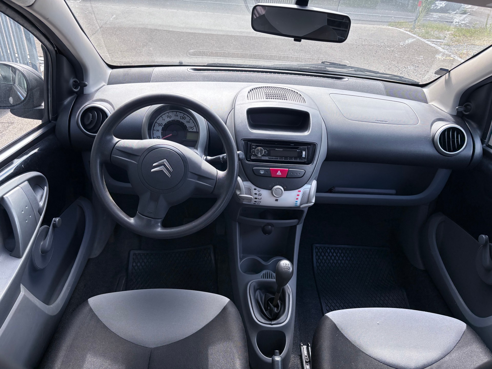 CITROEN C1 1.0i Edition Neue MFK-image-8