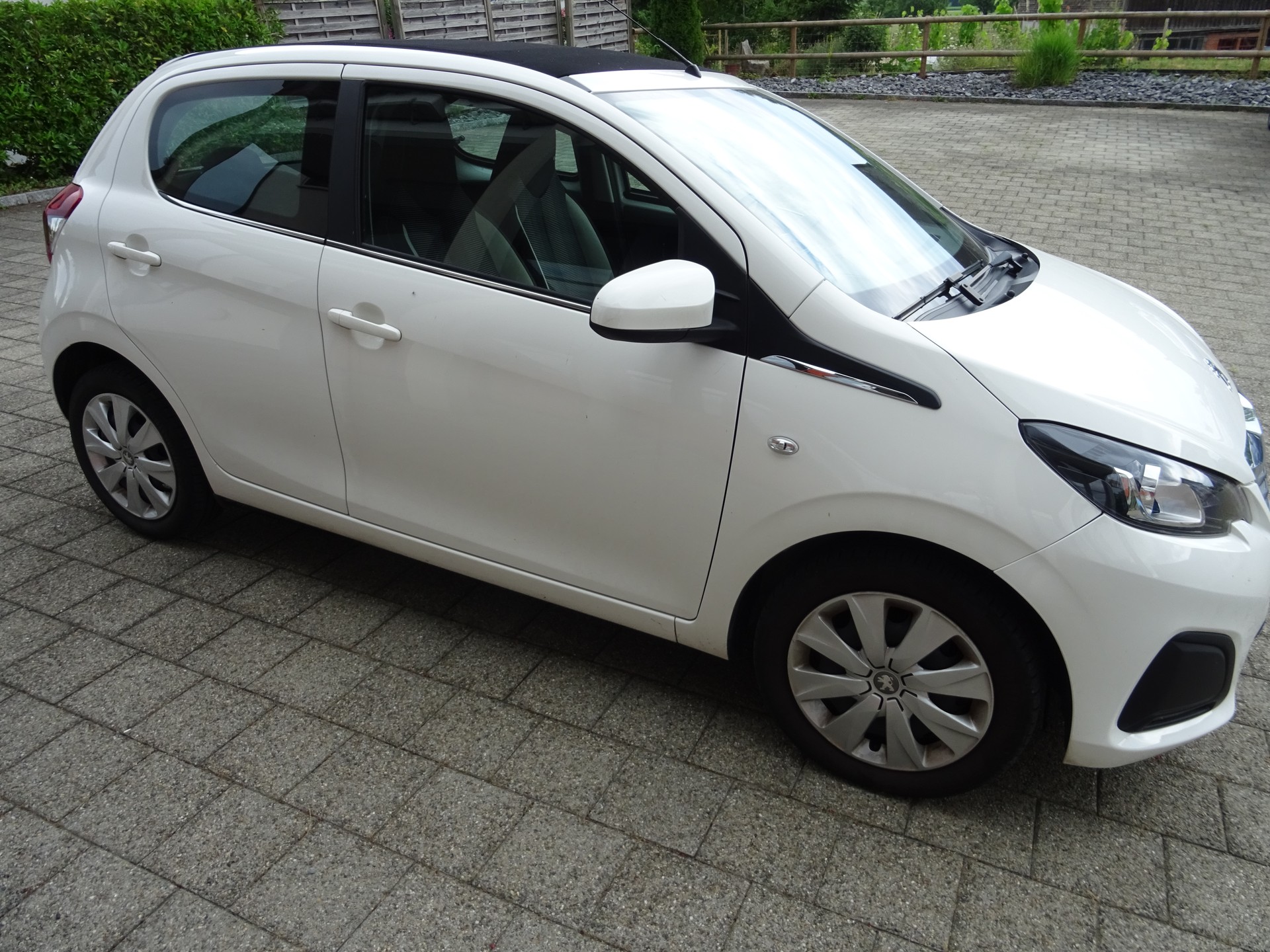 PEUGEOT 108 1.0 VTi Active Top-image-2