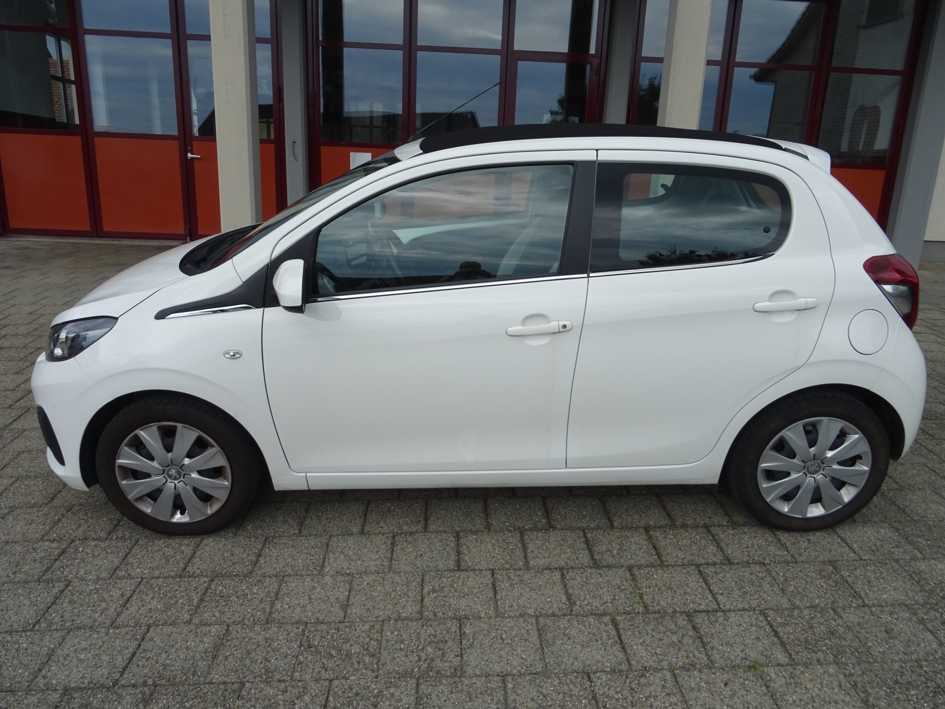 PEUGEOT 108 1.0 VTi Active Top-image-3