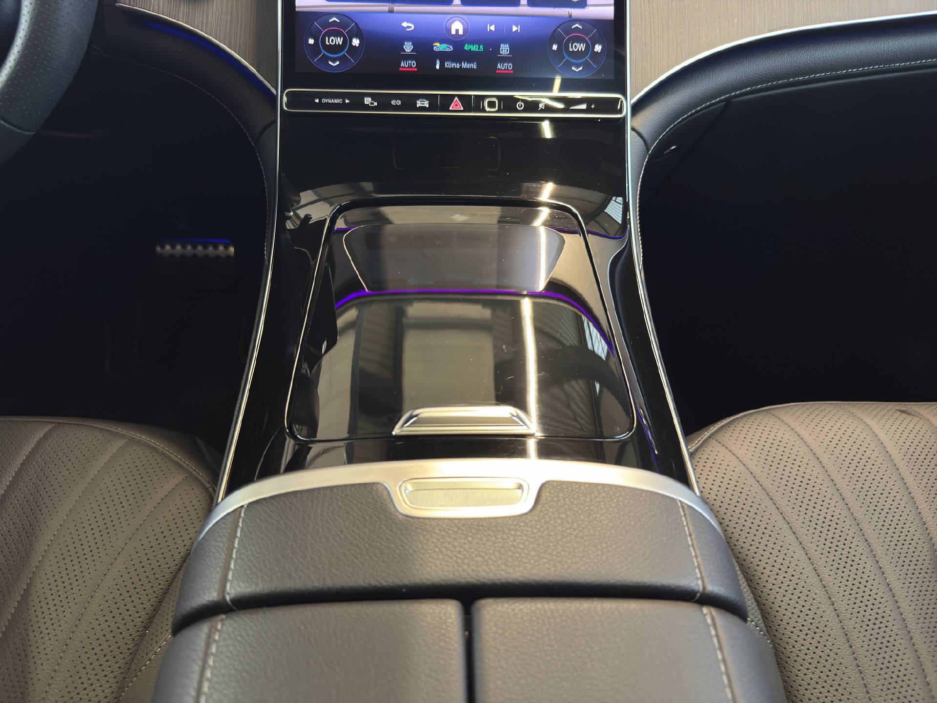 MERCEDES-BENZ EQE 350 SUV Excellence AMG Line 4Matic-image-10
