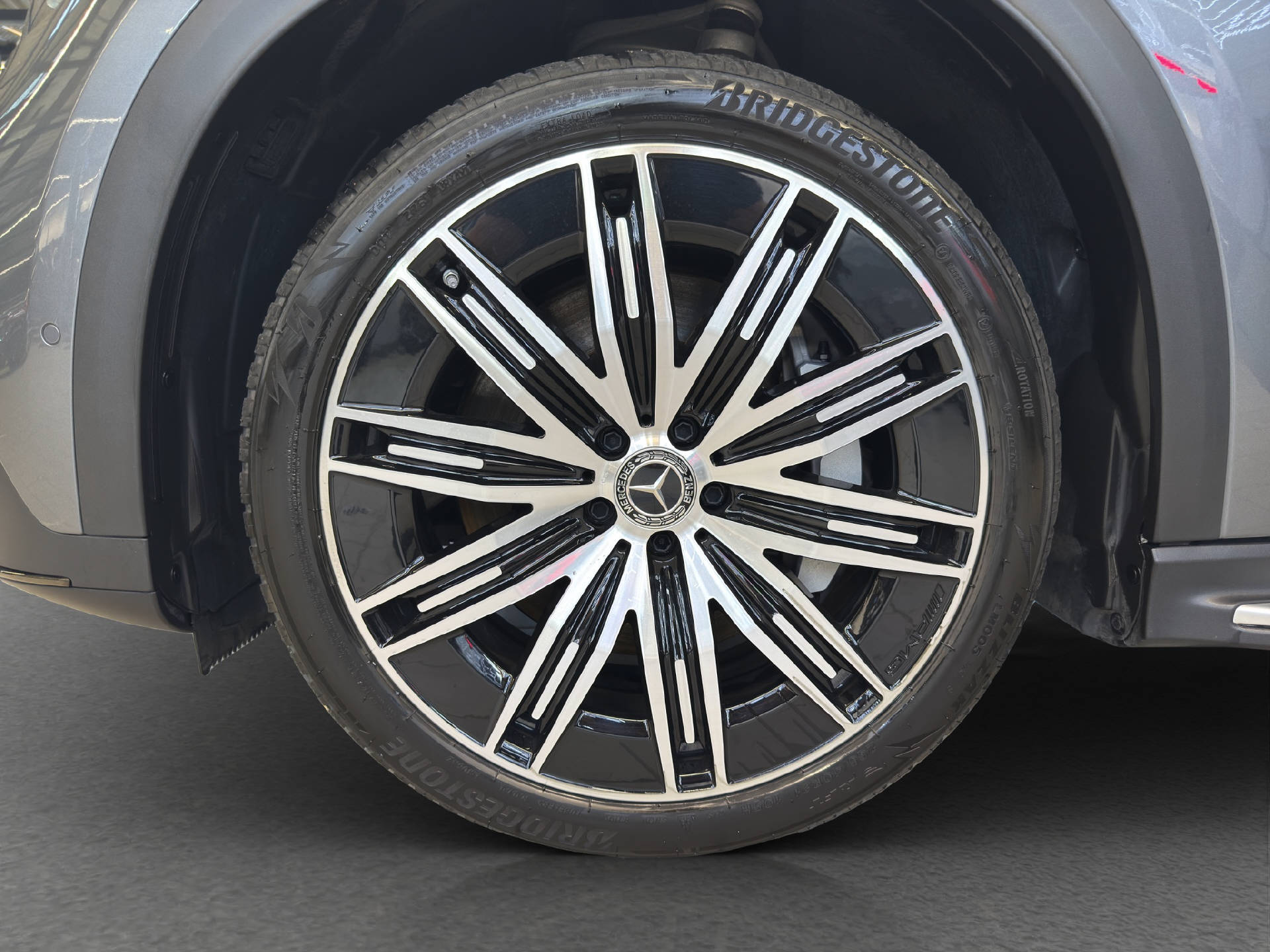 MERCEDES-BENZ EQE 350 SUV Excellence AMG Line 4Matic-image-5