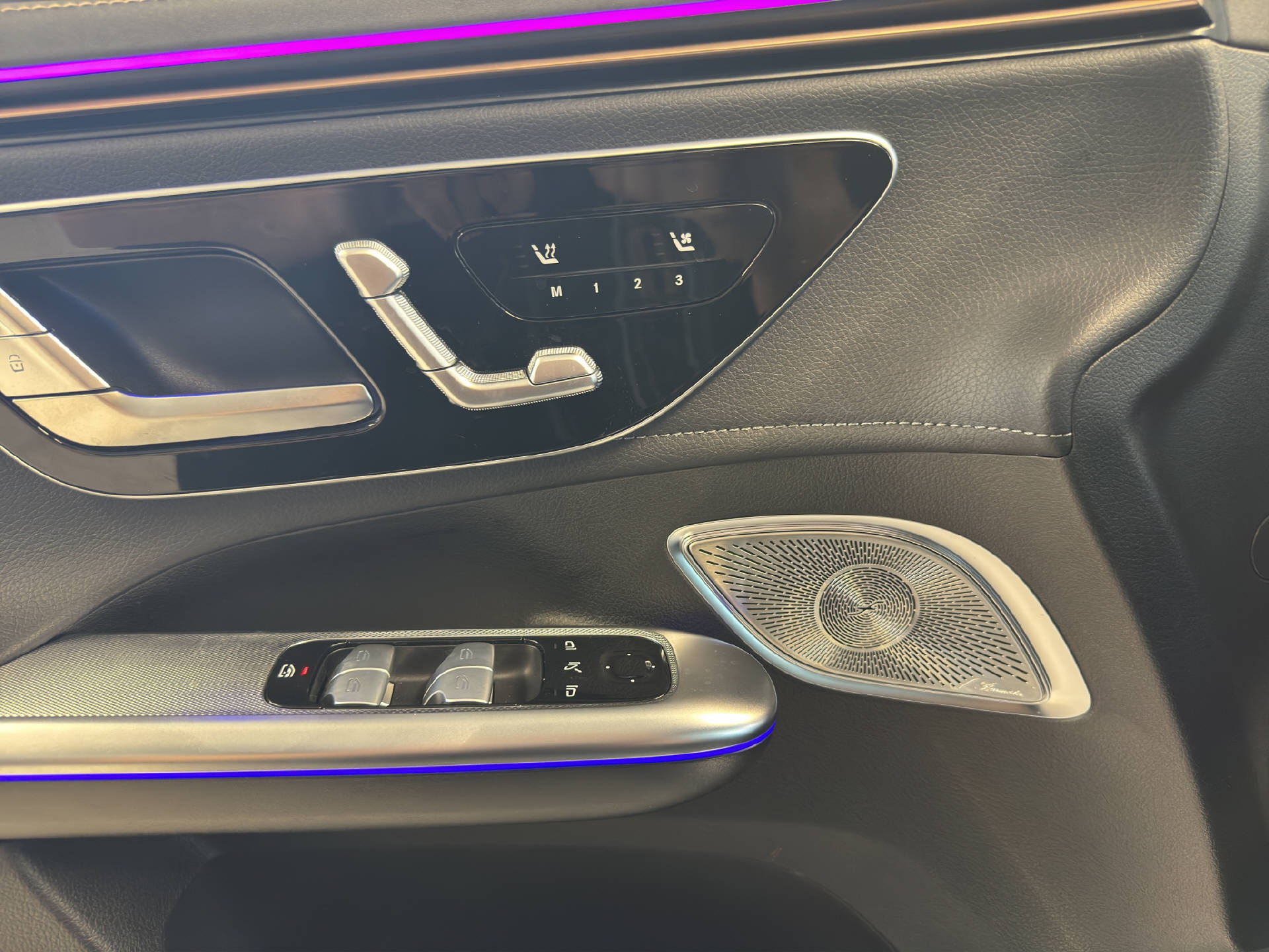 MERCEDES-BENZ EQE 350 SUV Excellence AMG Line 4Matic-image-12