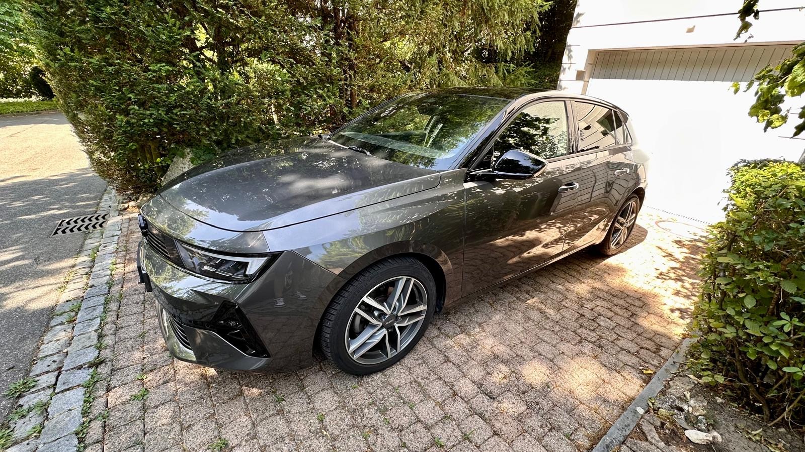 OPEL Swiss Plus A-image-0