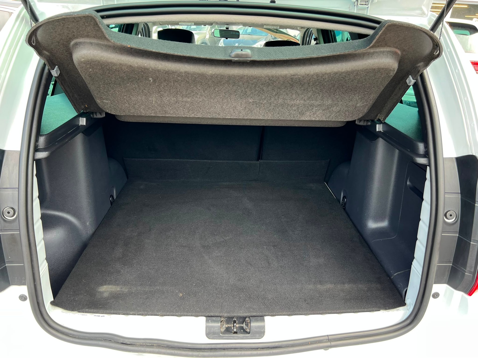 DACIA Duster 1.2 T Essential 4x4-image-11