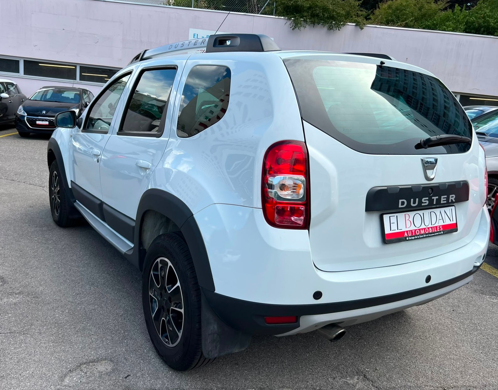 DACIA Duster 1.2 T Essential 4x4-image-5