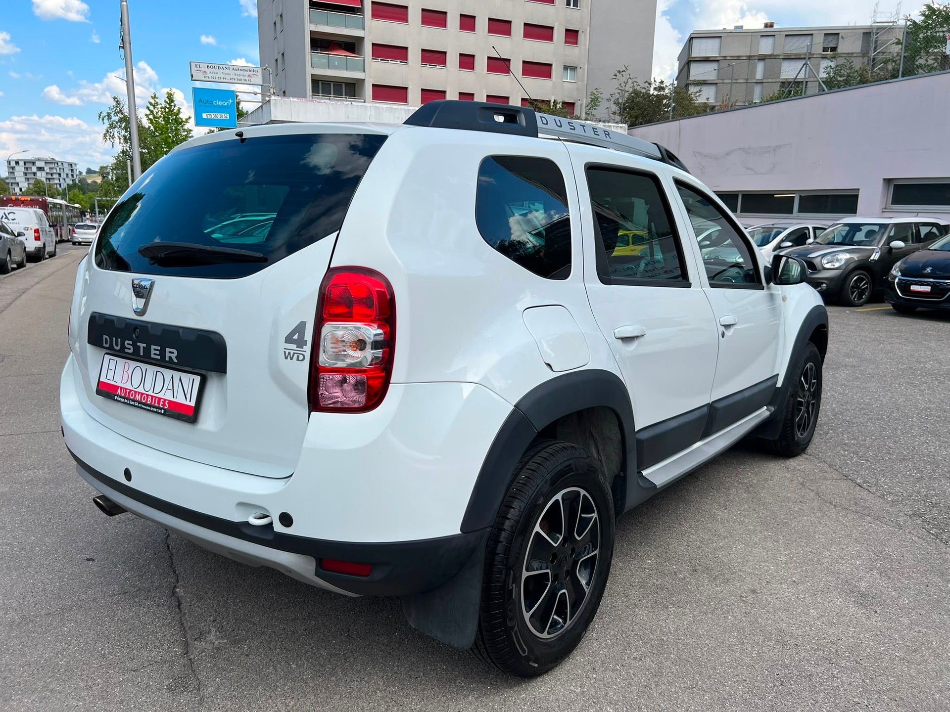 DACIA Duster 1.2 T Essential 4x4-image-3