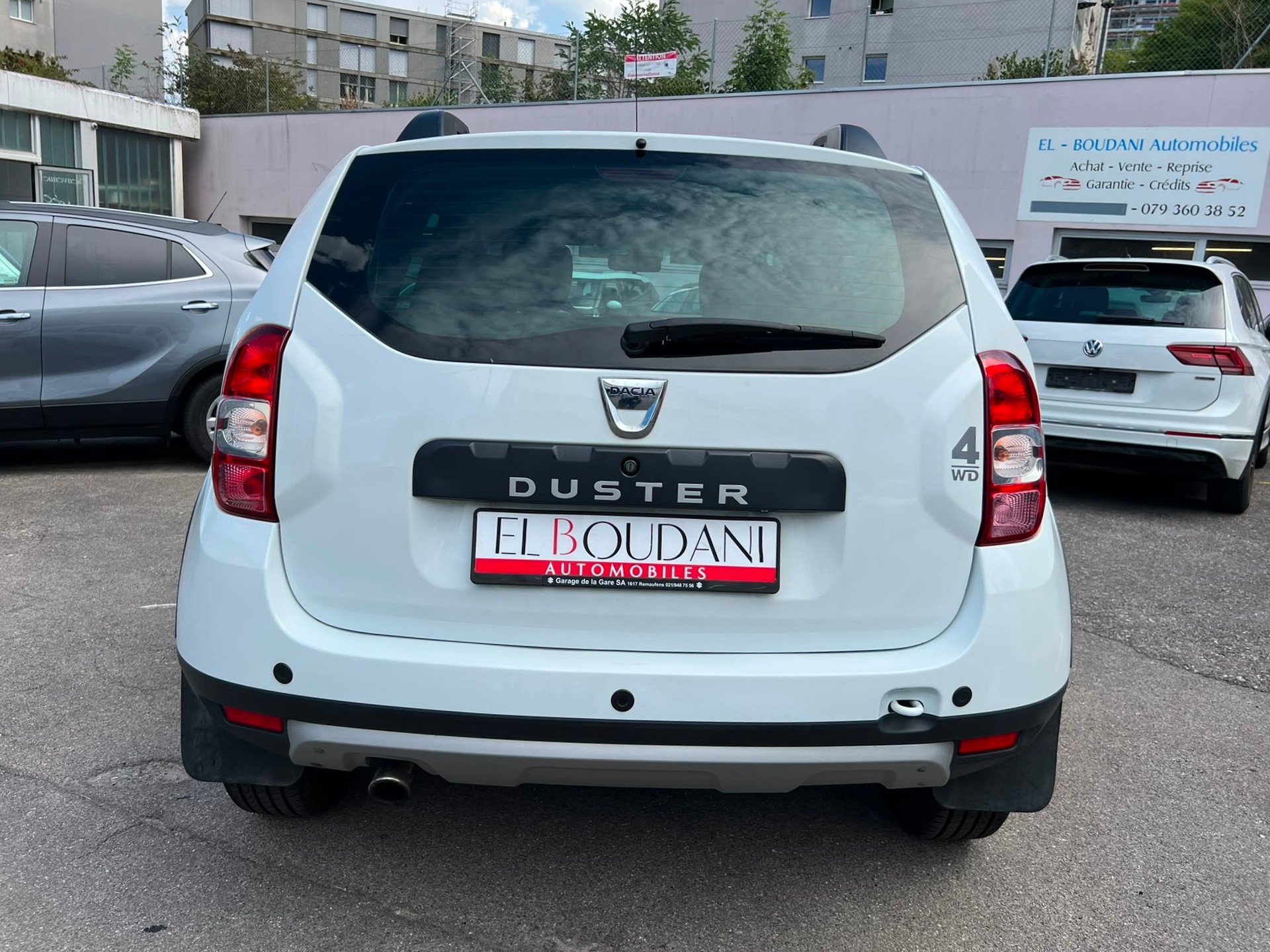 DACIA Duster 1.2 T Essential 4x4-image-4
