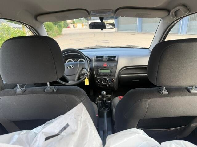 KIA Picanto 1.1 Trend-image-11