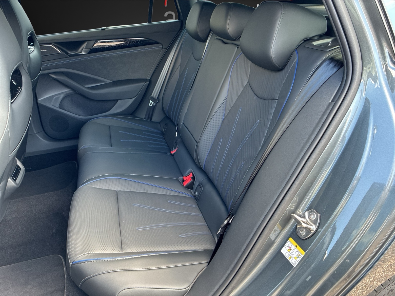 VW Passat Variant 2.0 TDI evo R-Line 4 Motion DSG-image-8