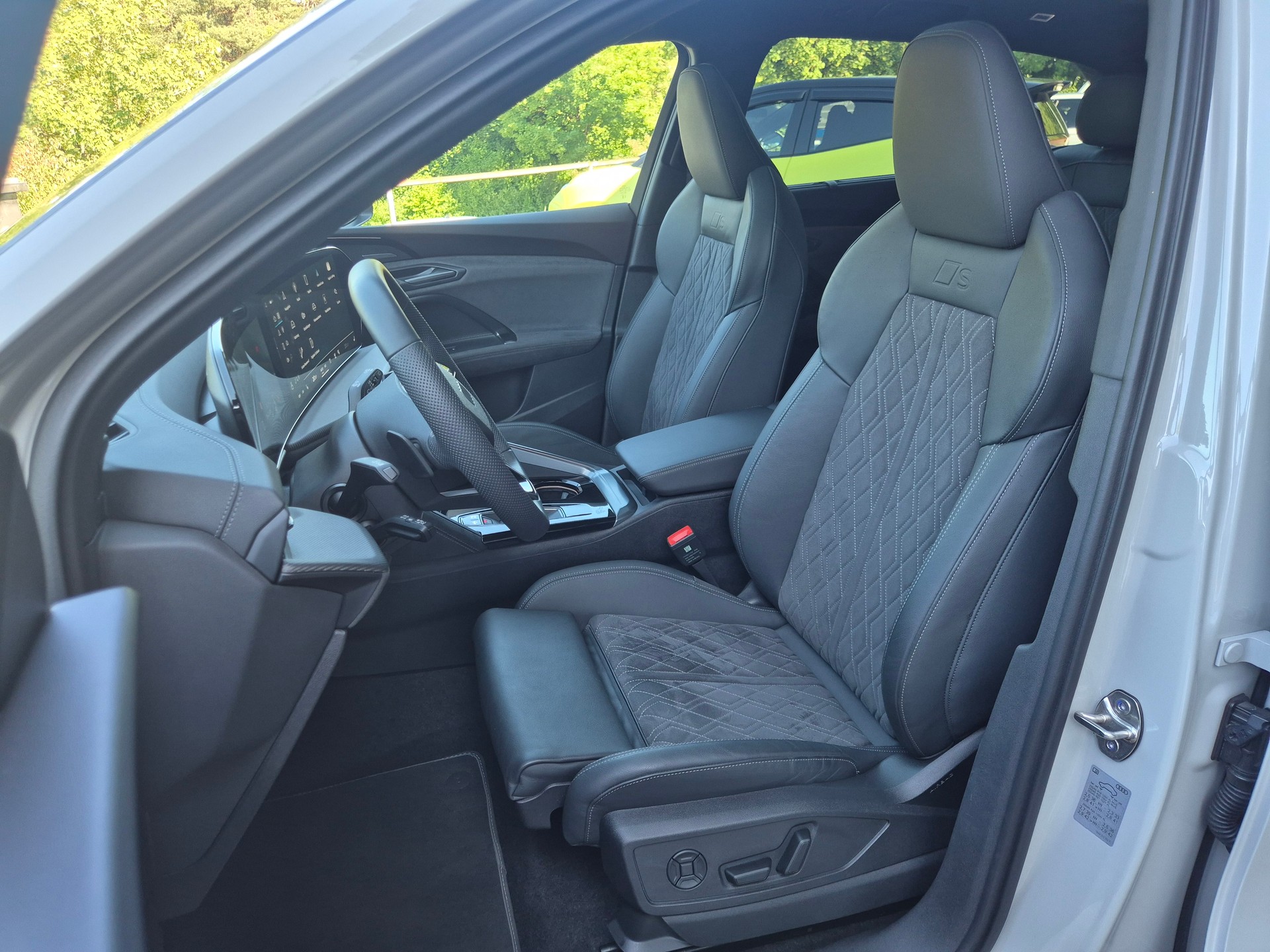 AUDI SQ5 TFSI quattro S-tronic-image-11