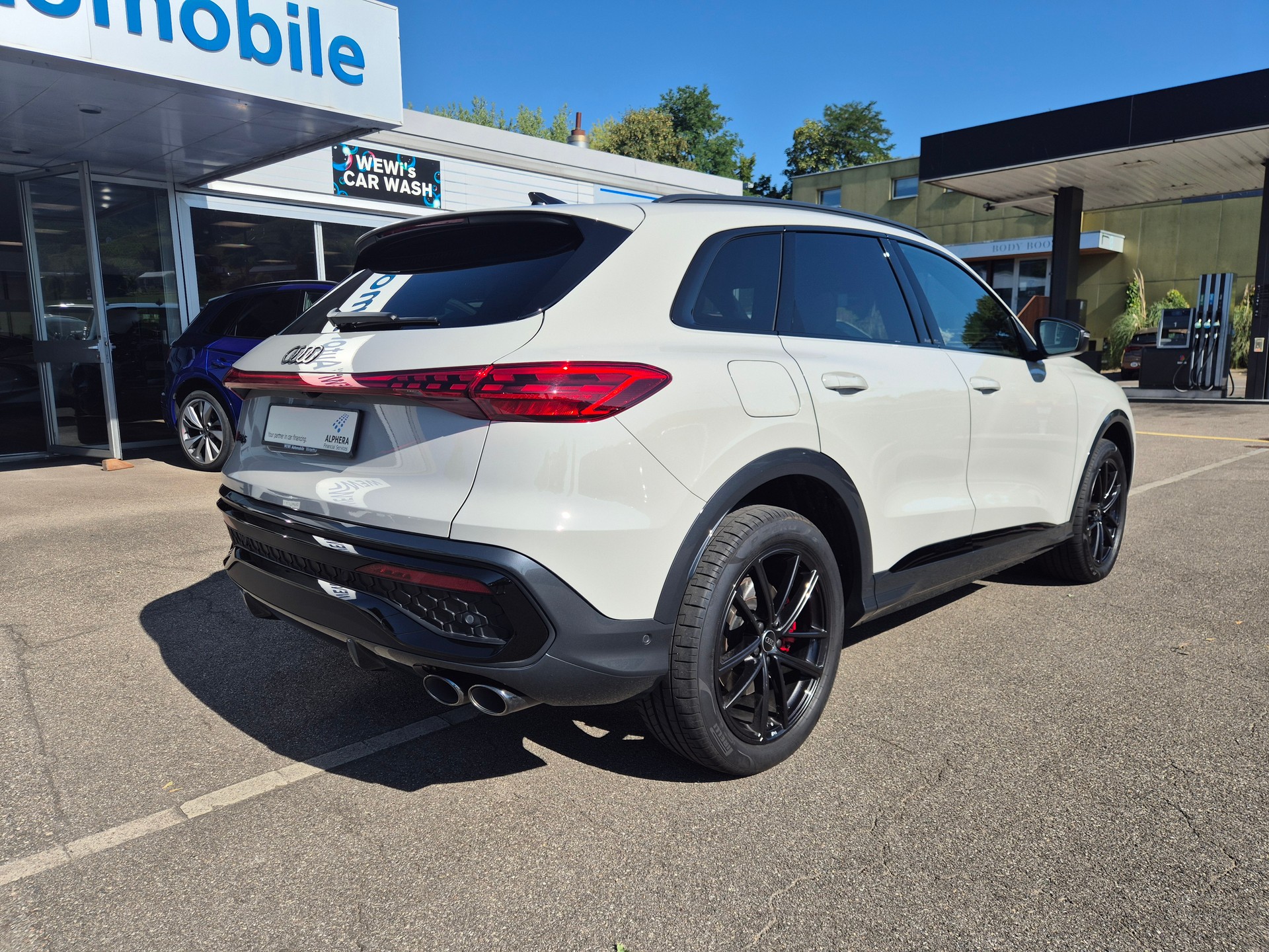 AUDI SQ5 TFSI quattro S-tronic-image-4