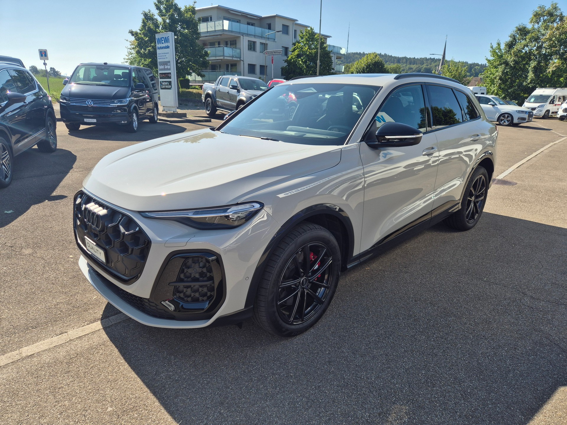 AUDI SQ5 TFSI quattro S-tronic-showroom-element-1