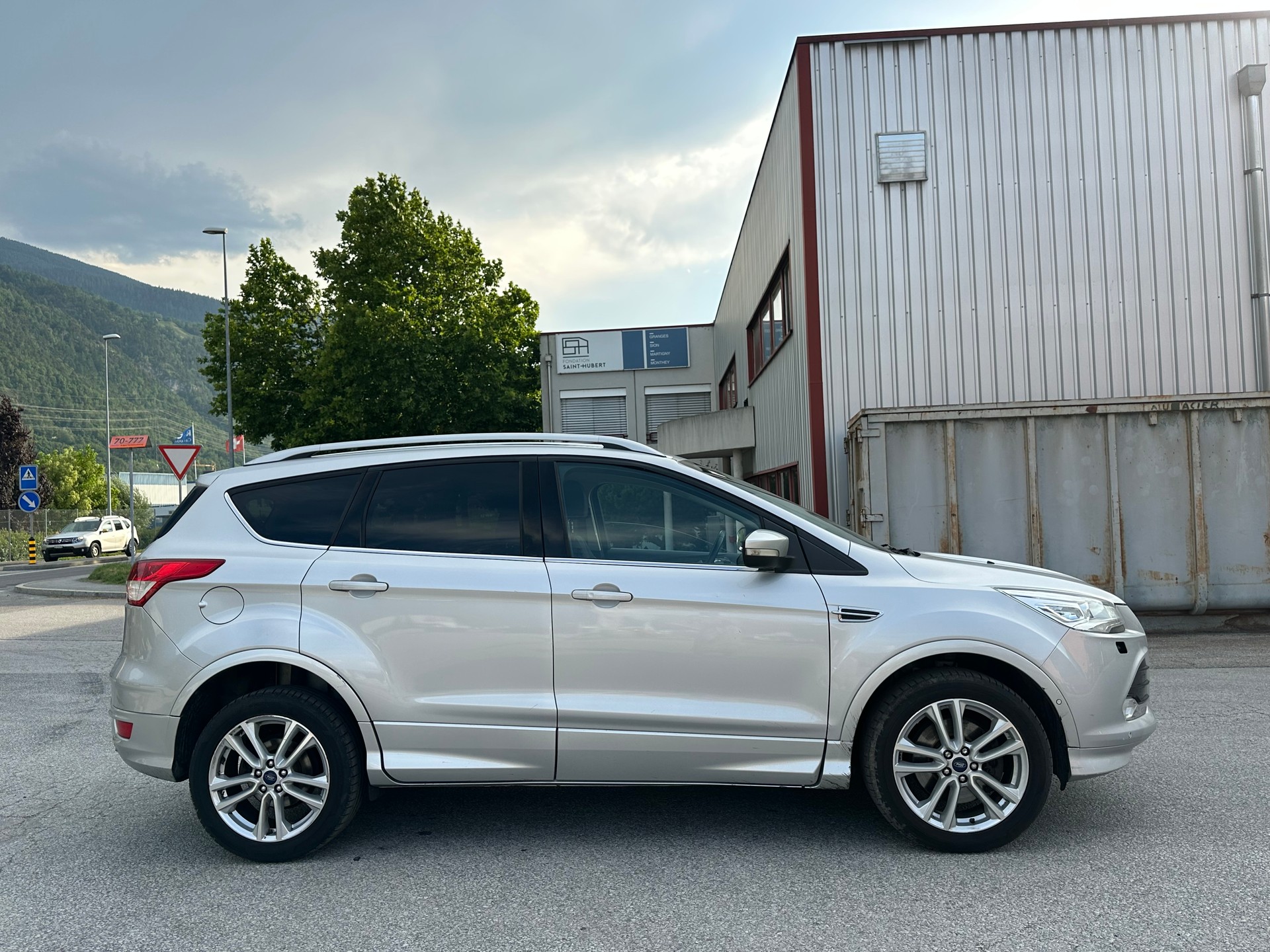 FORD Kuga 2.0 TDCi Titanium 4WD PowerShift-image-4