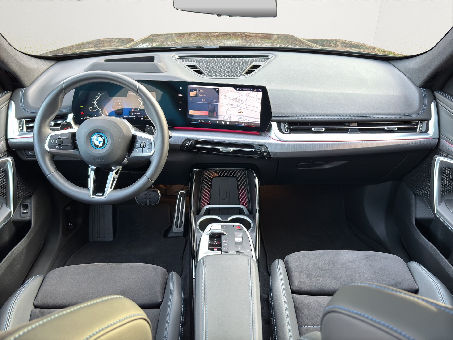BMW X1 xDrive 25e M Sport 4x4-image-9
