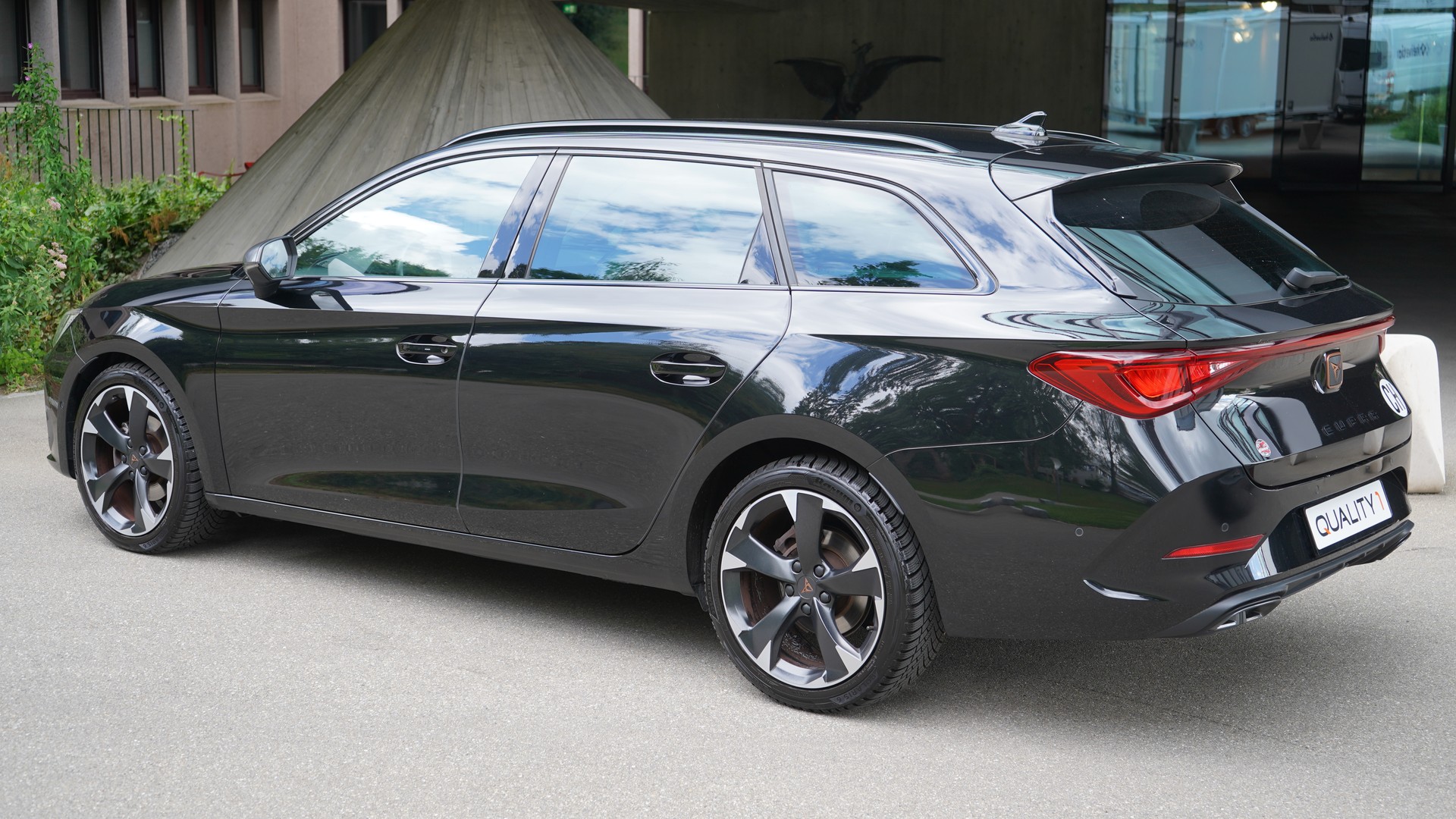 CUPRA 1.5 eTSI DSG-image-2