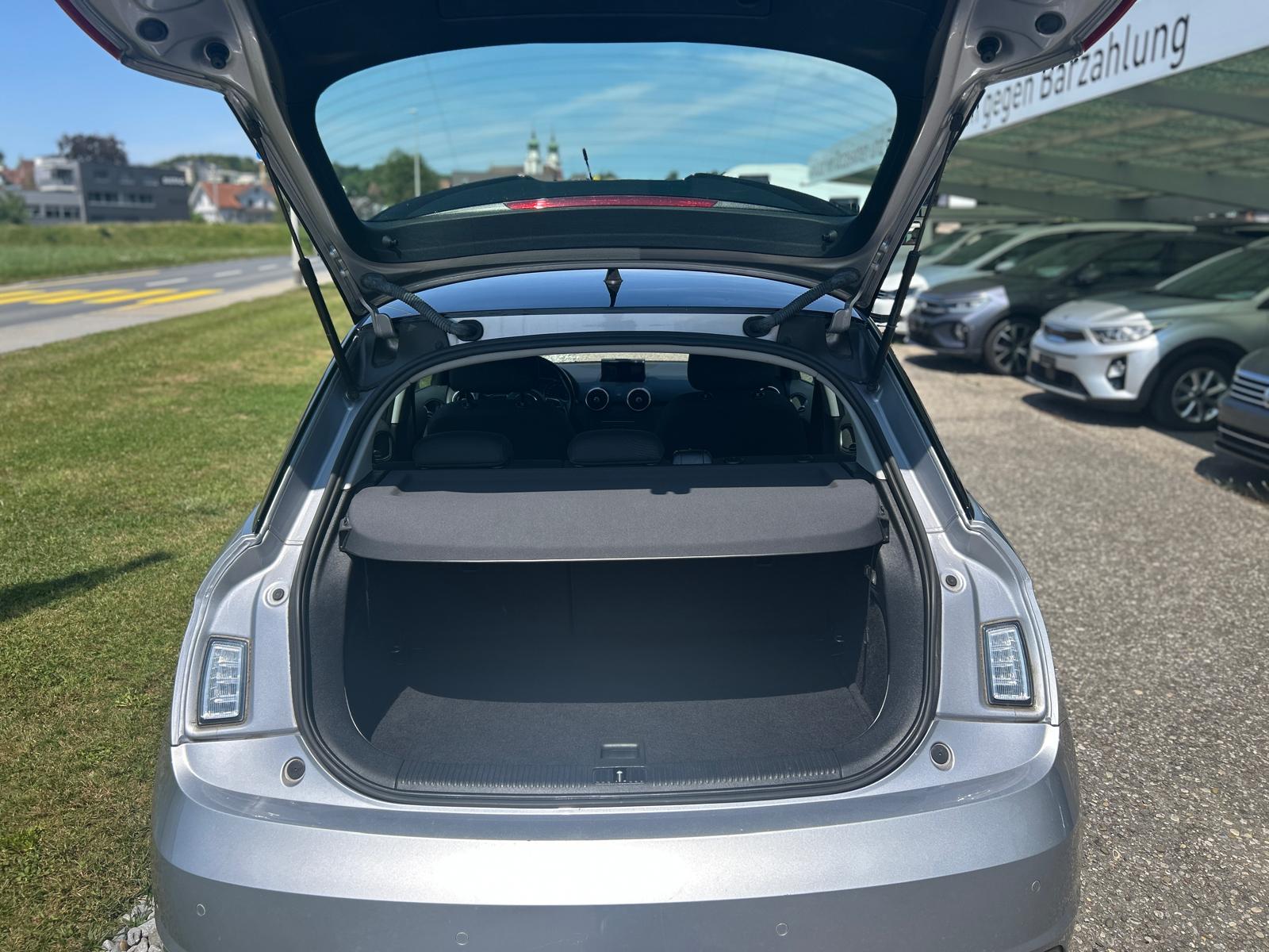 AUDI A1-image-10