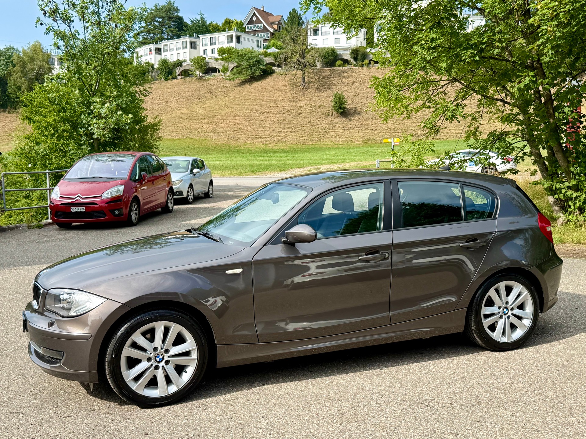 BMW 120i Steptronic-image-2