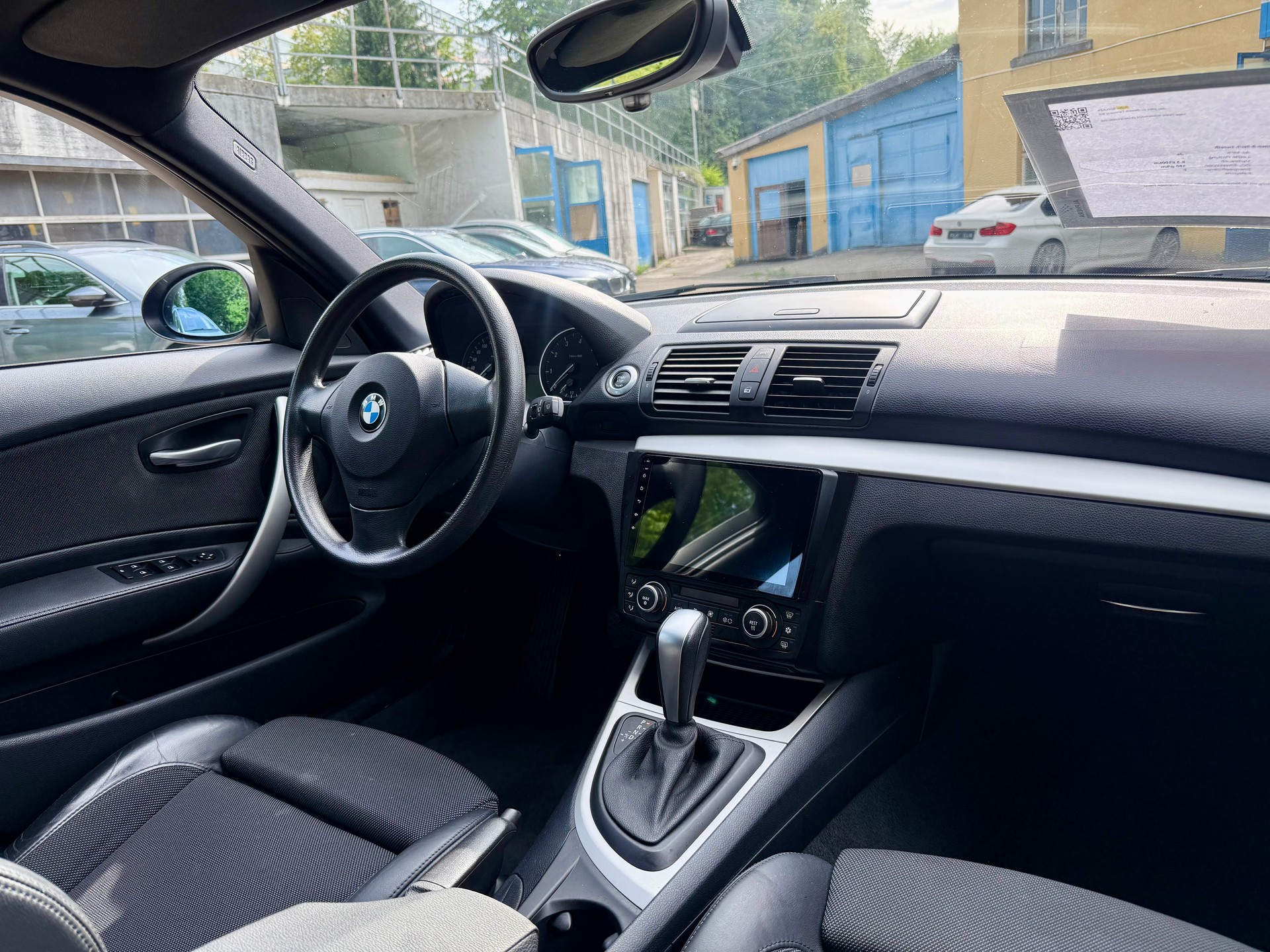 BMW 120i Steptronic-image-8