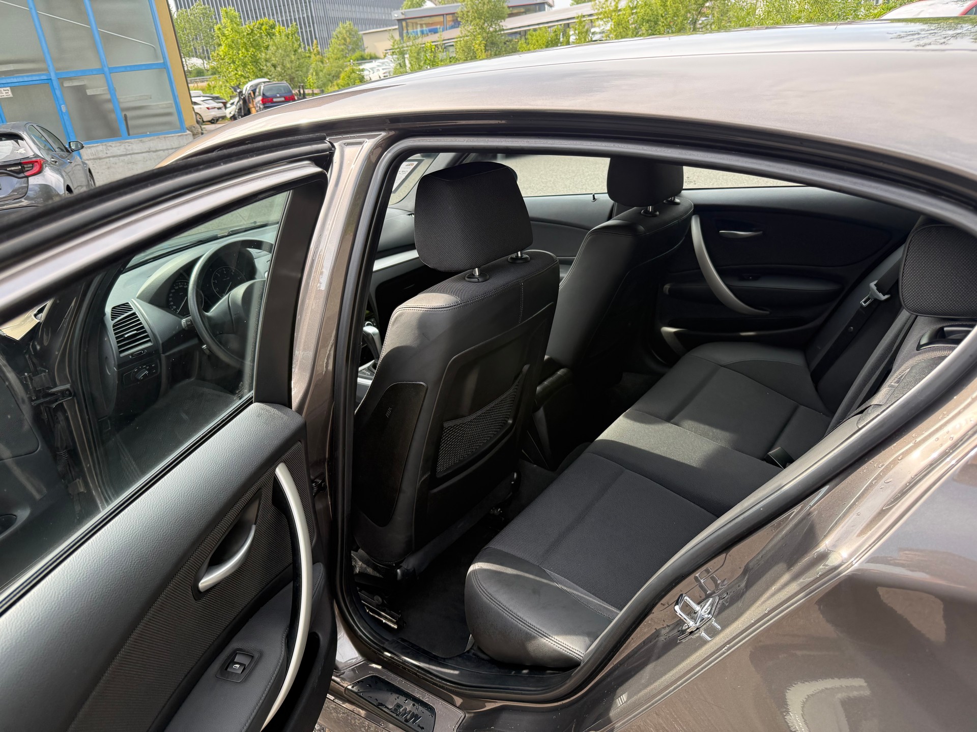 BMW 120i Steptronic-image-12