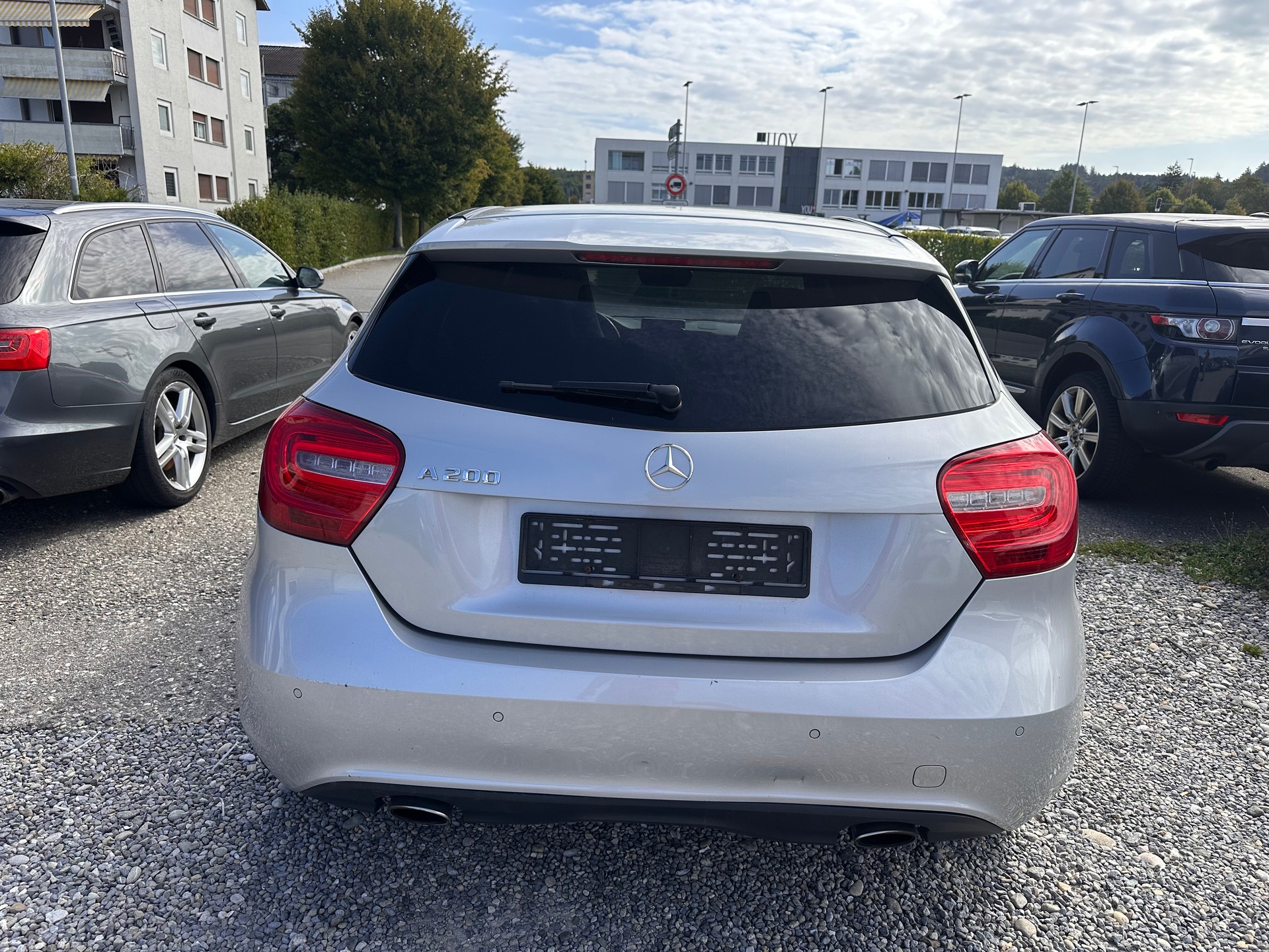 MERCEDES-BENZ A 200 Urban 7G-DCT-image-4