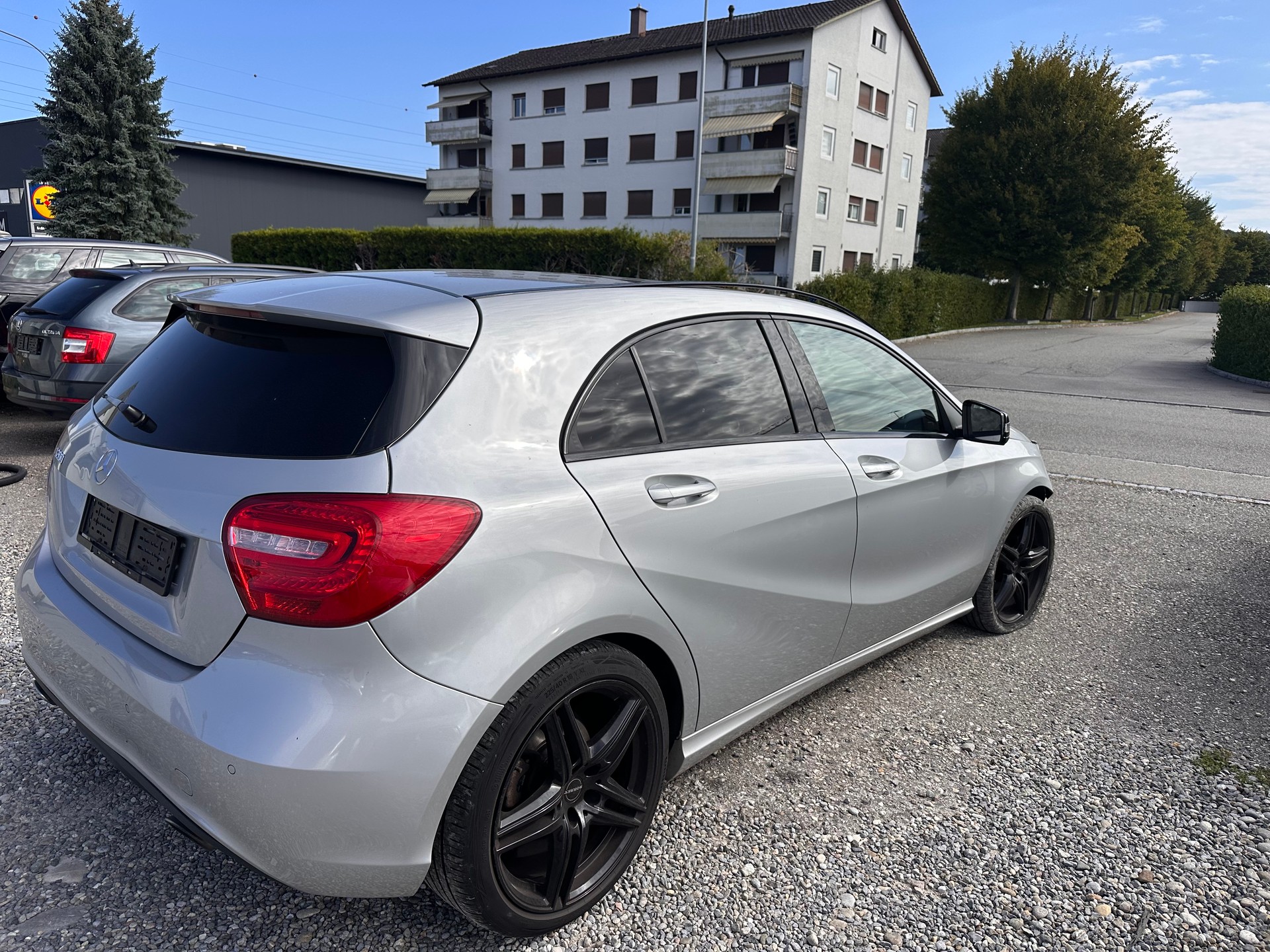 MERCEDES-BENZ A 200 Urban 7G-DCT-image-3