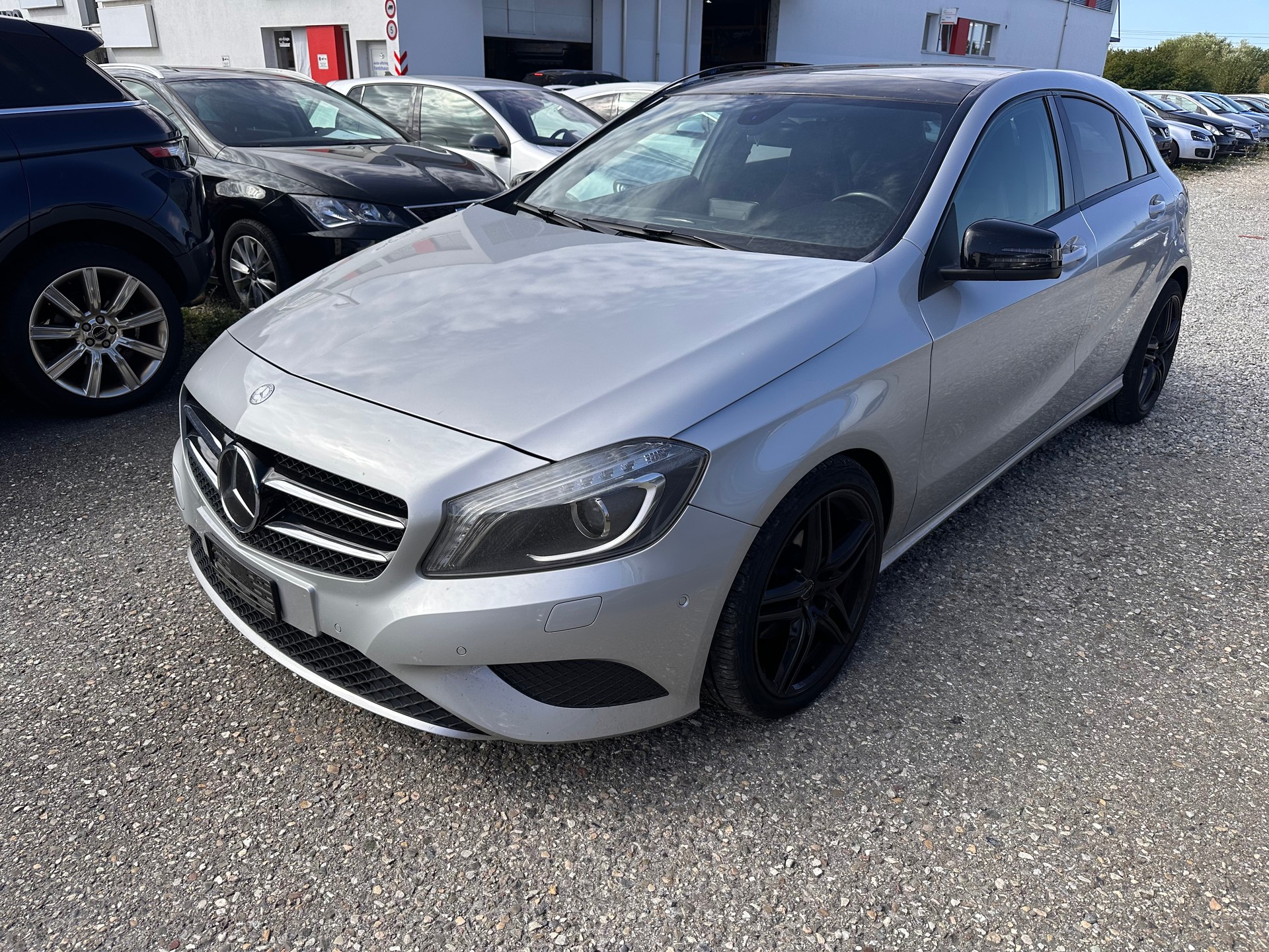 MERCEDES-BENZ A 200 Urban 7G-DCT-image-0