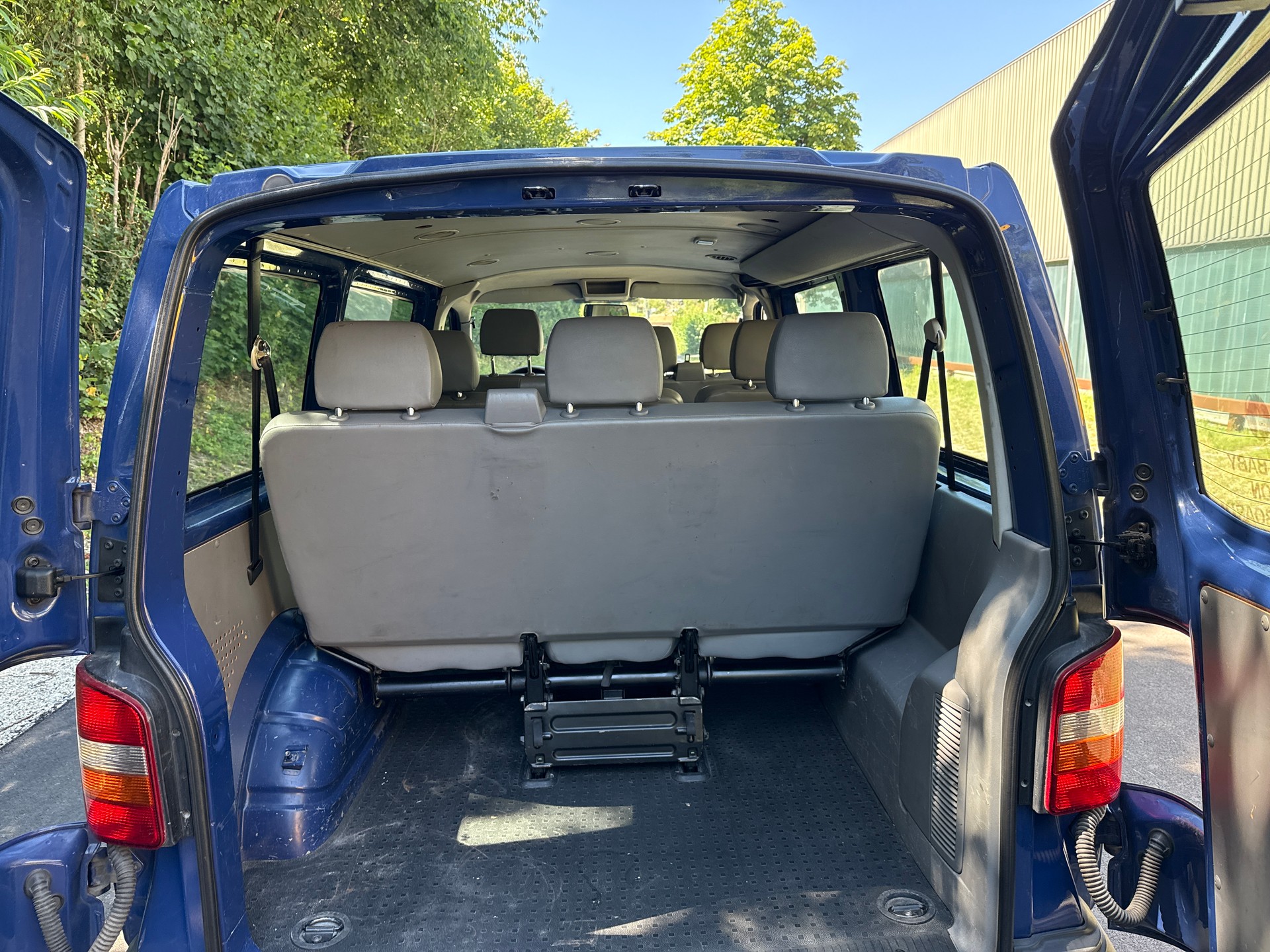 VW 2.5 TDI Multivan Lang 4x4 9 platz-image-6