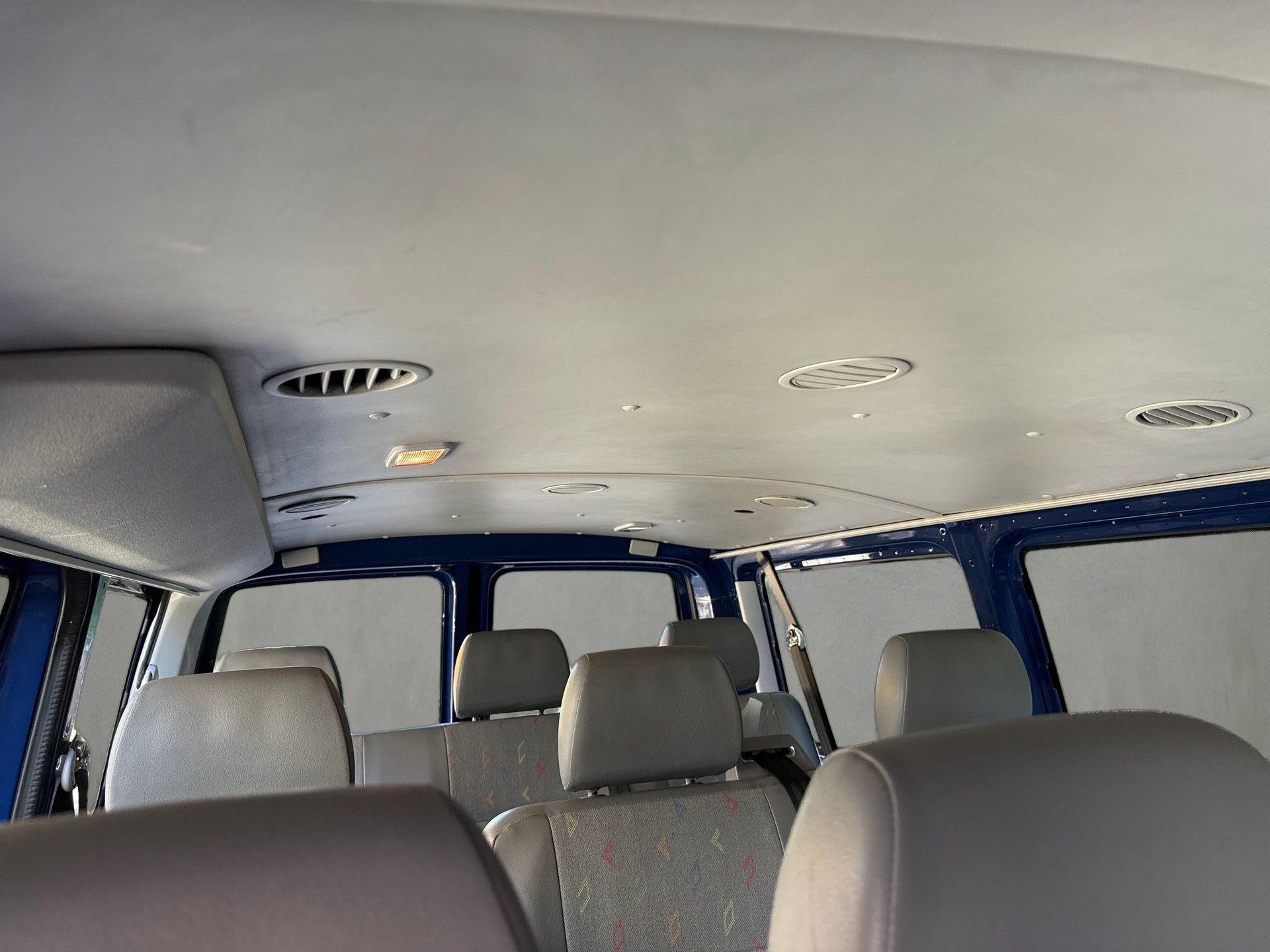 VW 2.5 TDI Multivan Lang 4x4 9 platz-image-13