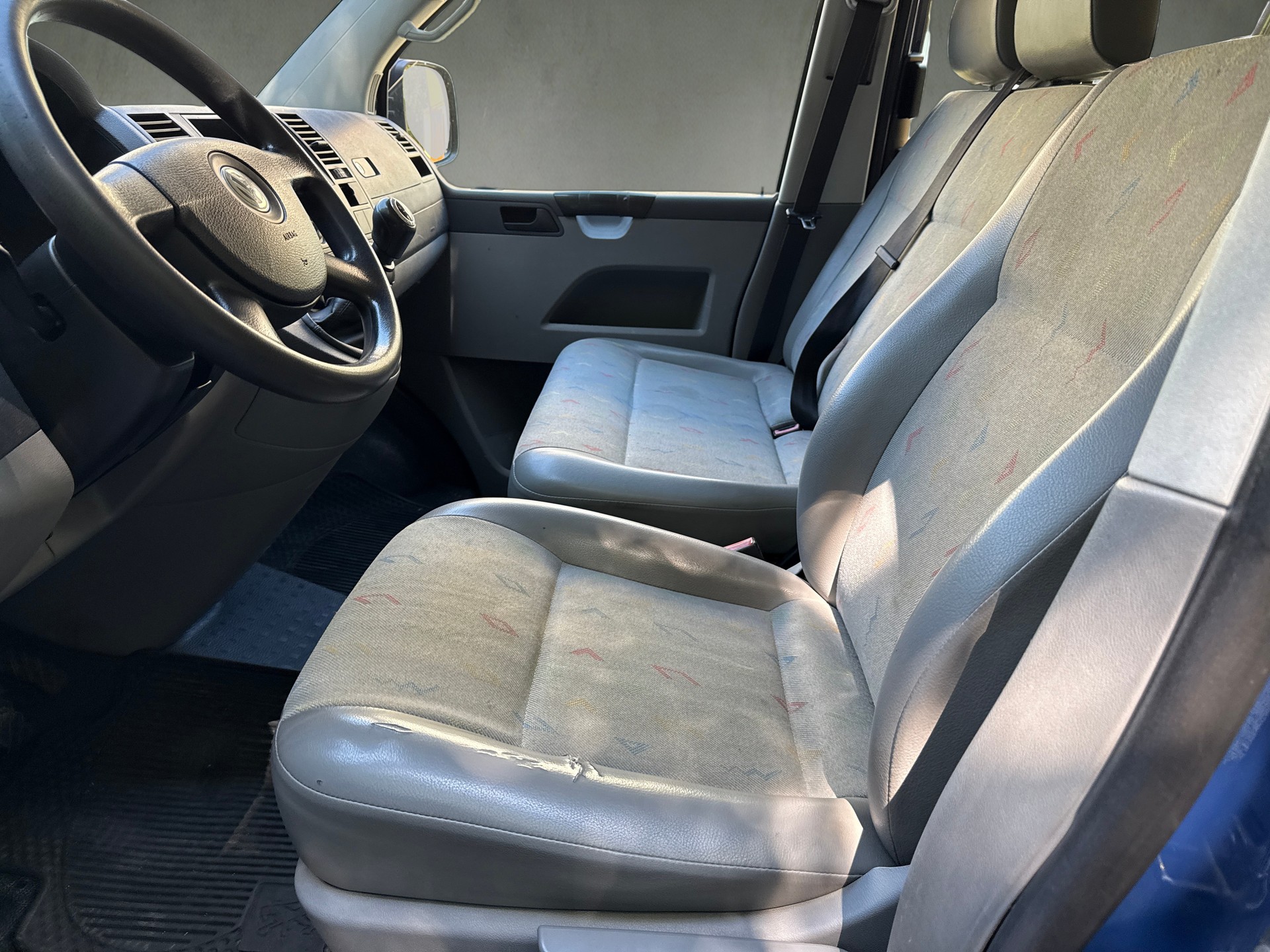 VW 2.5 TDI Multivan Lang 4x4 9 platz-image-16