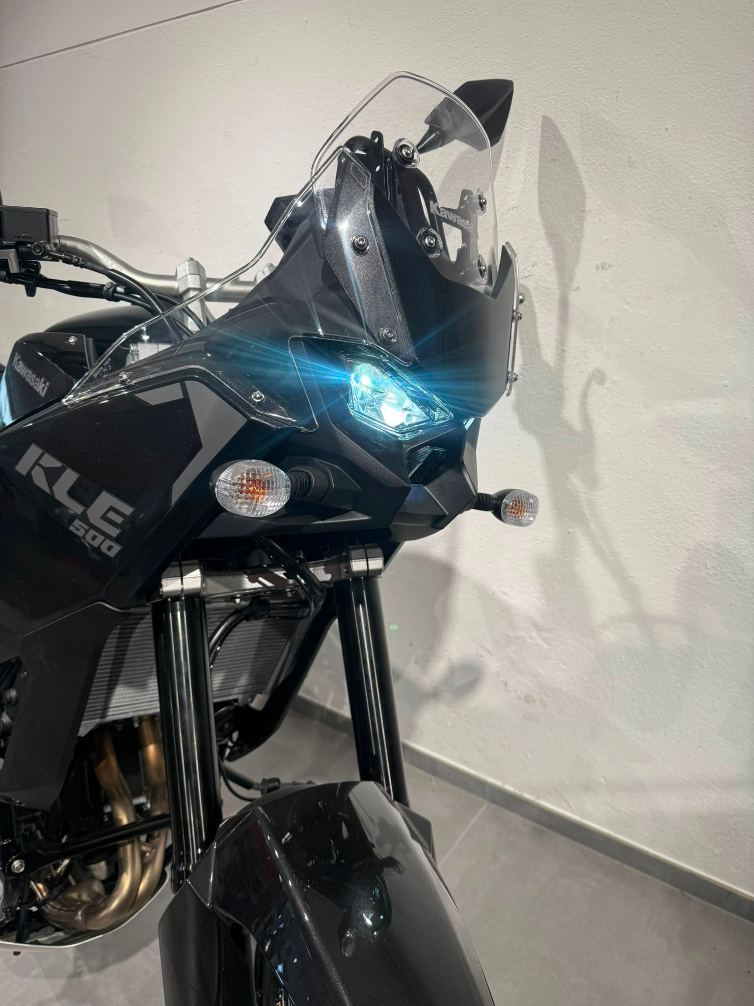 KAWASAKI KLE 500-showroom-element-1