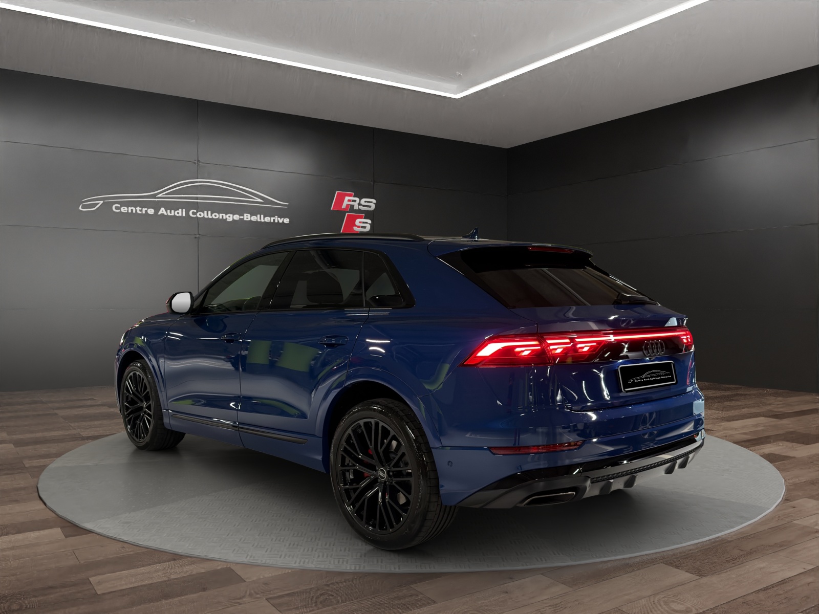 AUDI Q8 SUV 55 TFSI quattro tiptronic-showroom-element-3